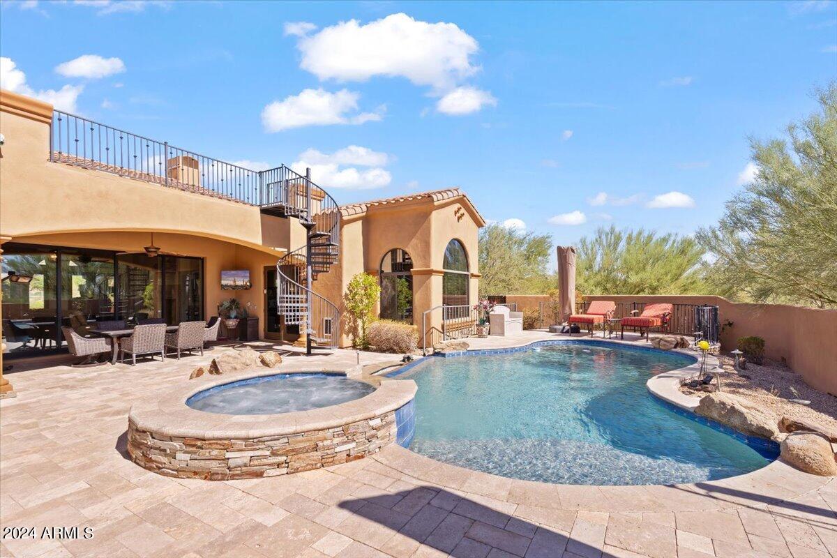 9005 N CRIMSON Canyon