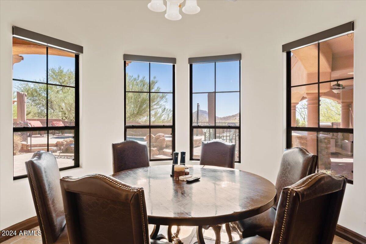 9005 N CRIMSON Canyon