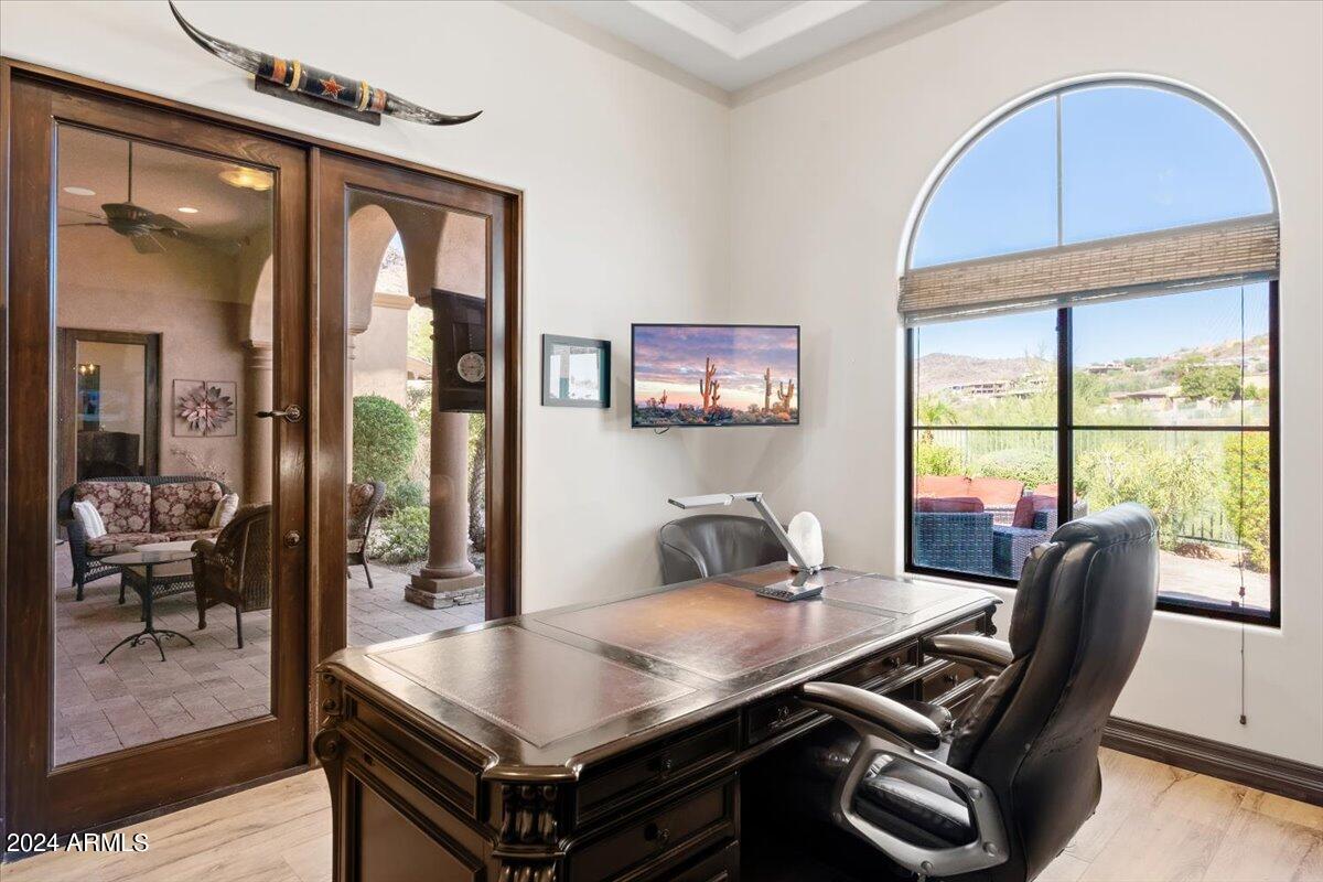 9005 N CRIMSON Canyon