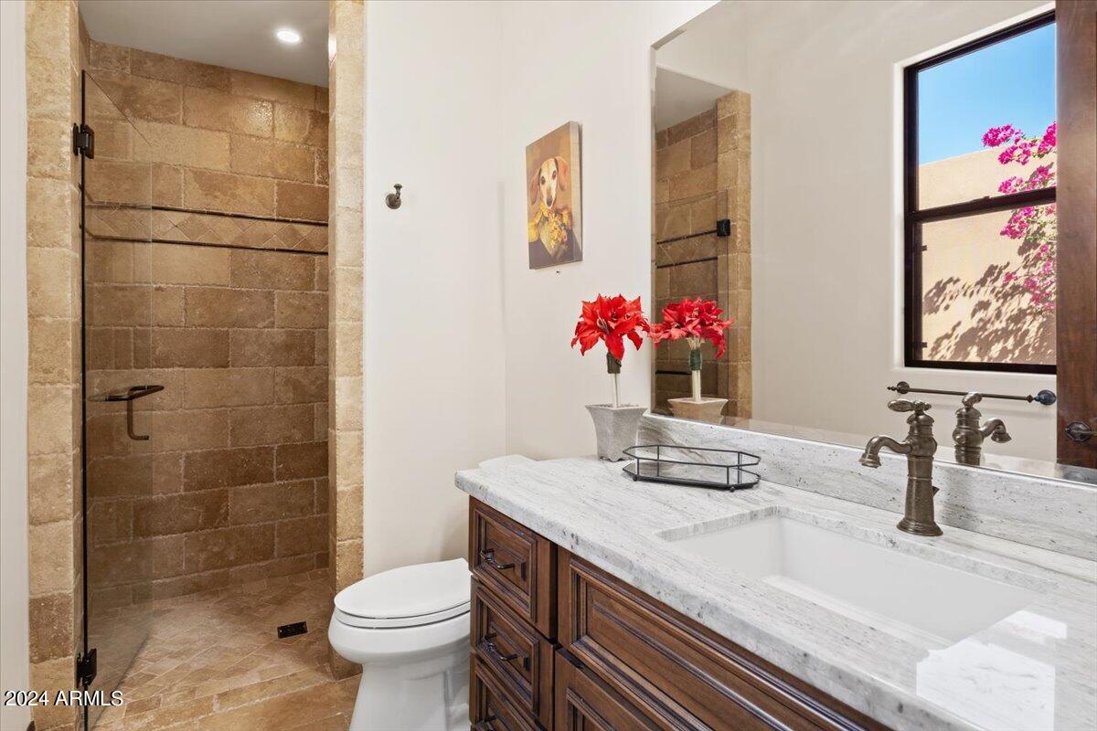 9005 N CRIMSON Canyon
