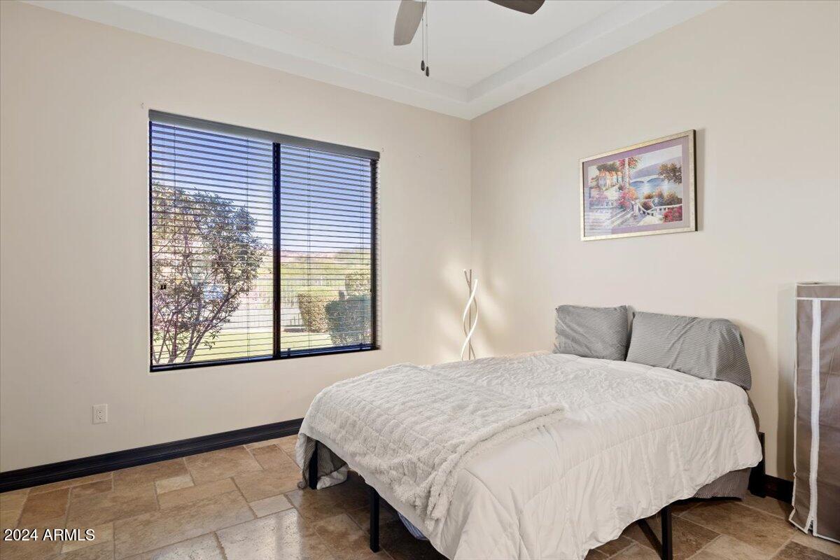 9005 N CRIMSON Canyon