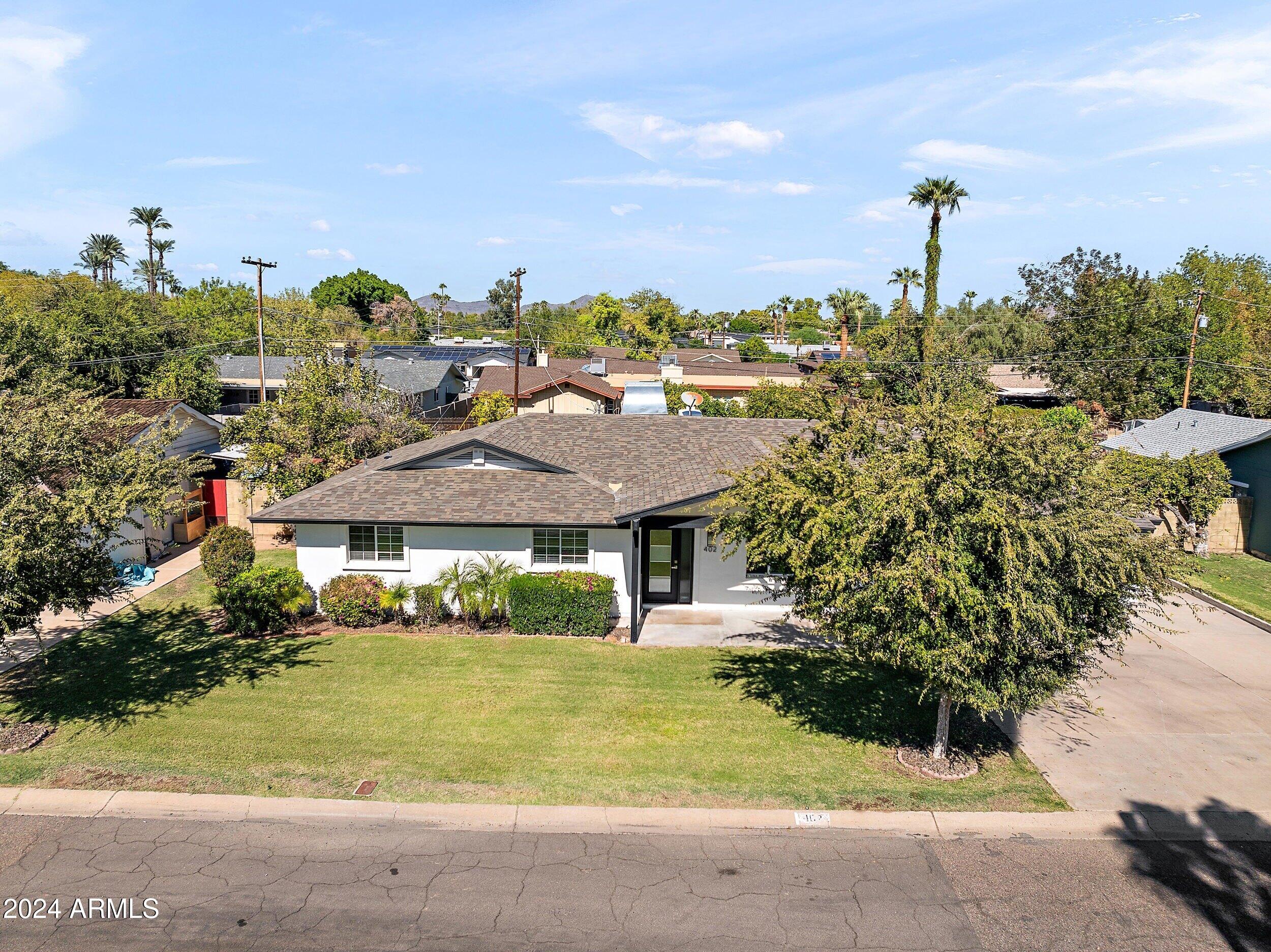 402 E BERRIDGE Lane