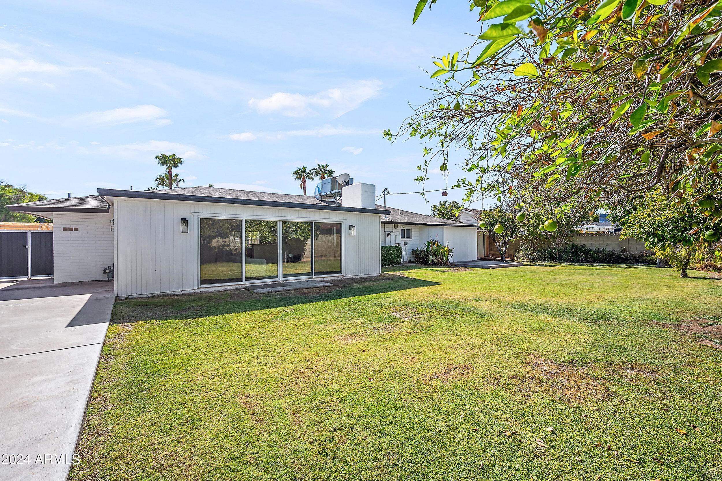 402 E BERRIDGE Lane