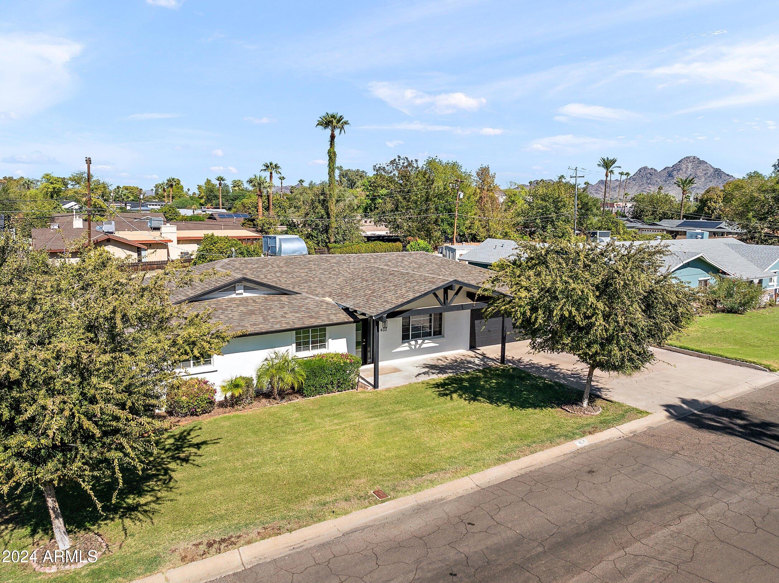 402 E BERRIDGE Lane
