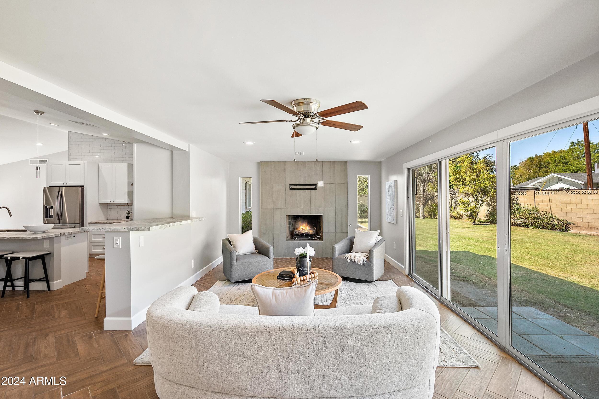 402 E BERRIDGE Lane