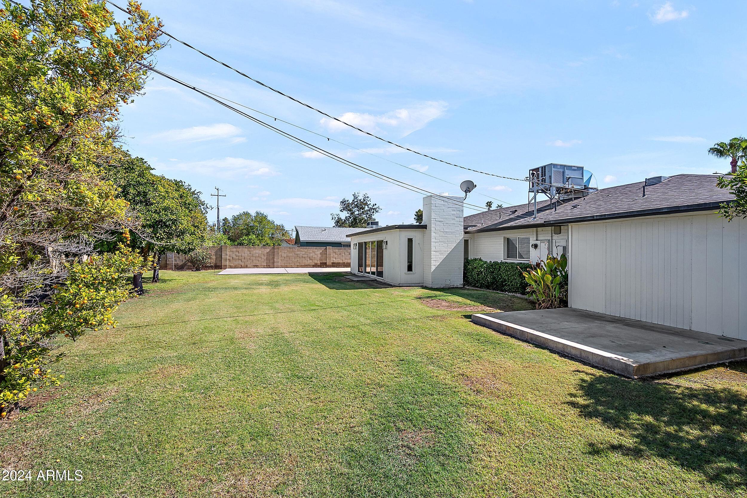 402 E BERRIDGE Lane