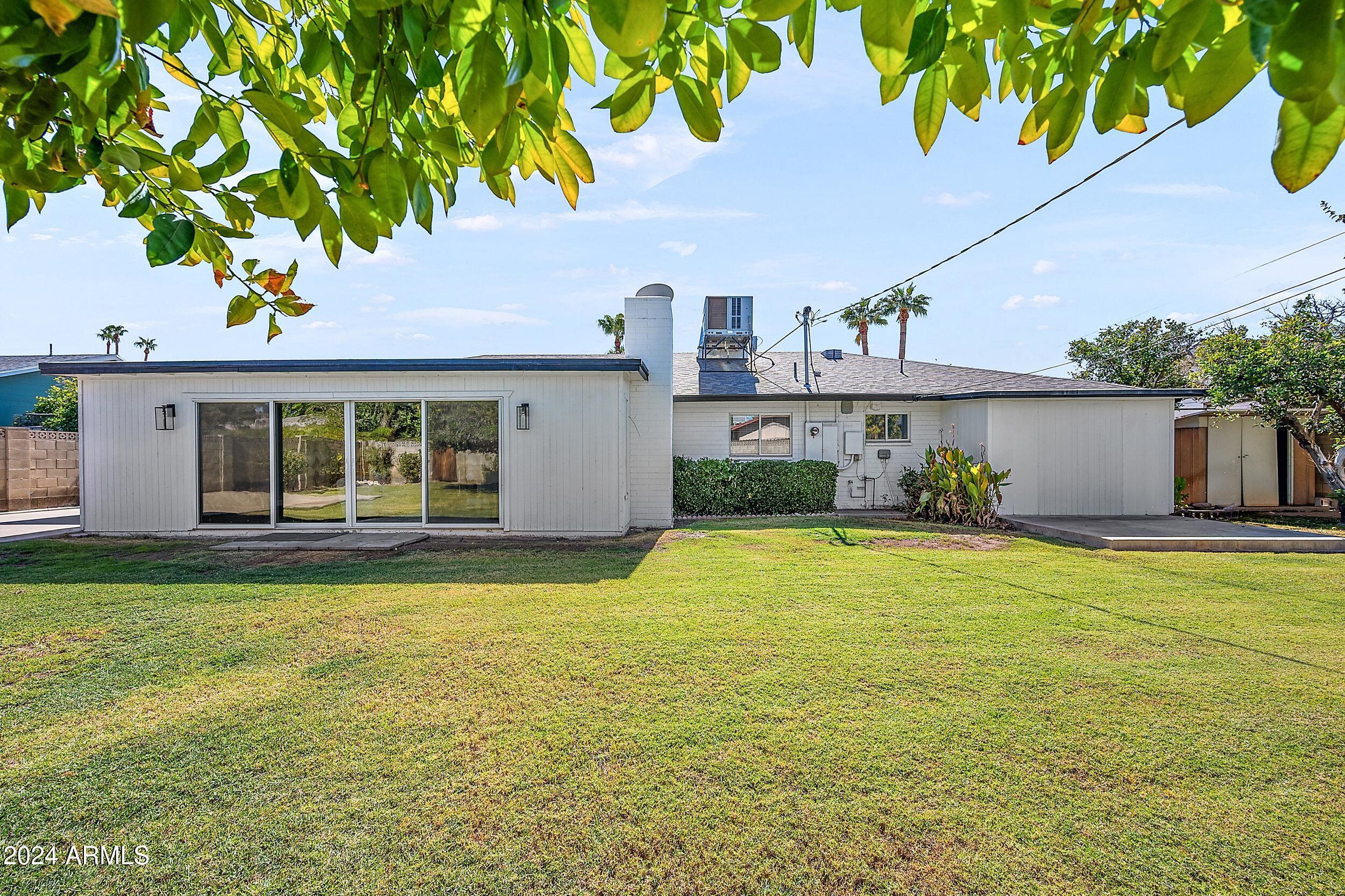 402 E BERRIDGE Lane