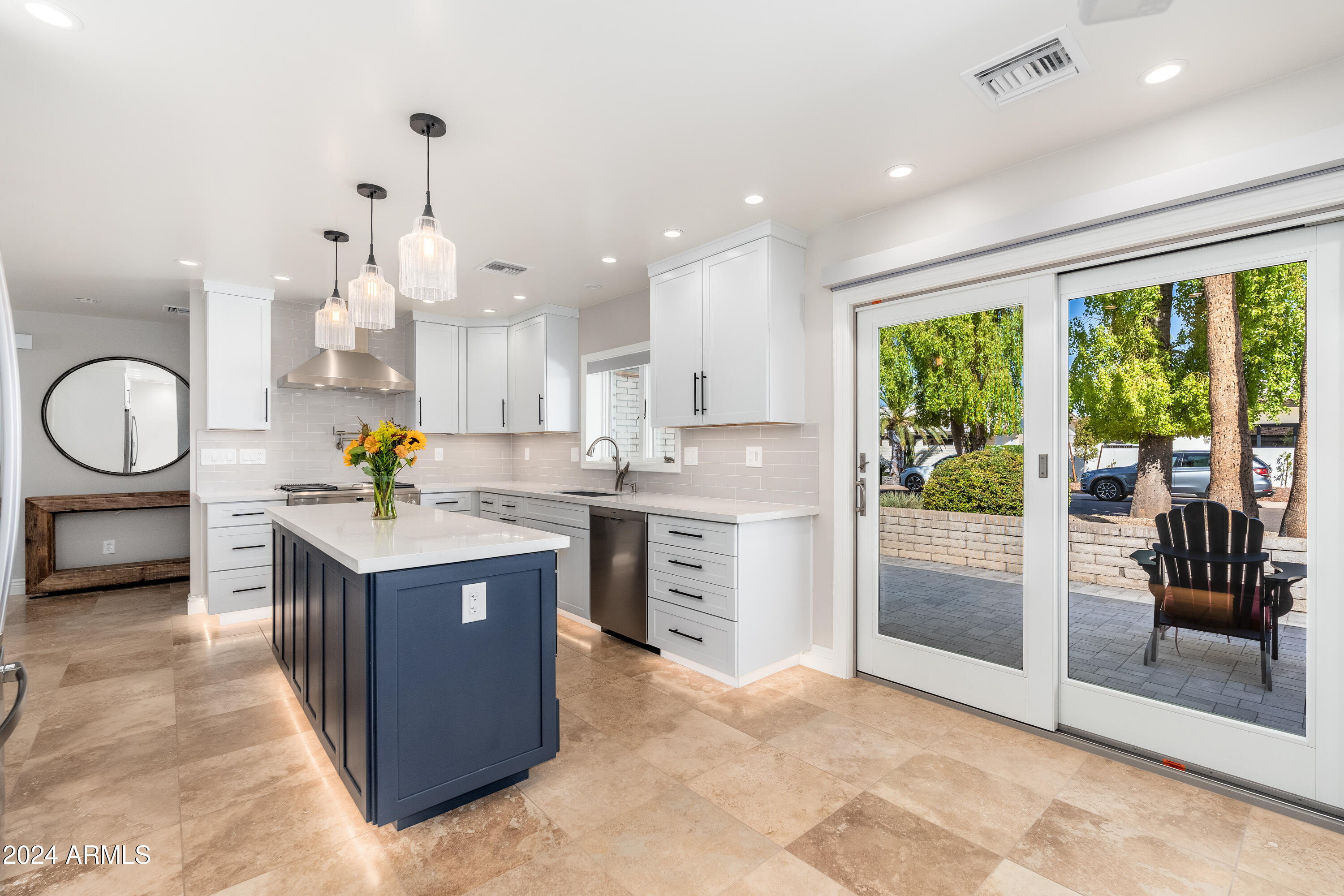 8431 E Via De Encanto