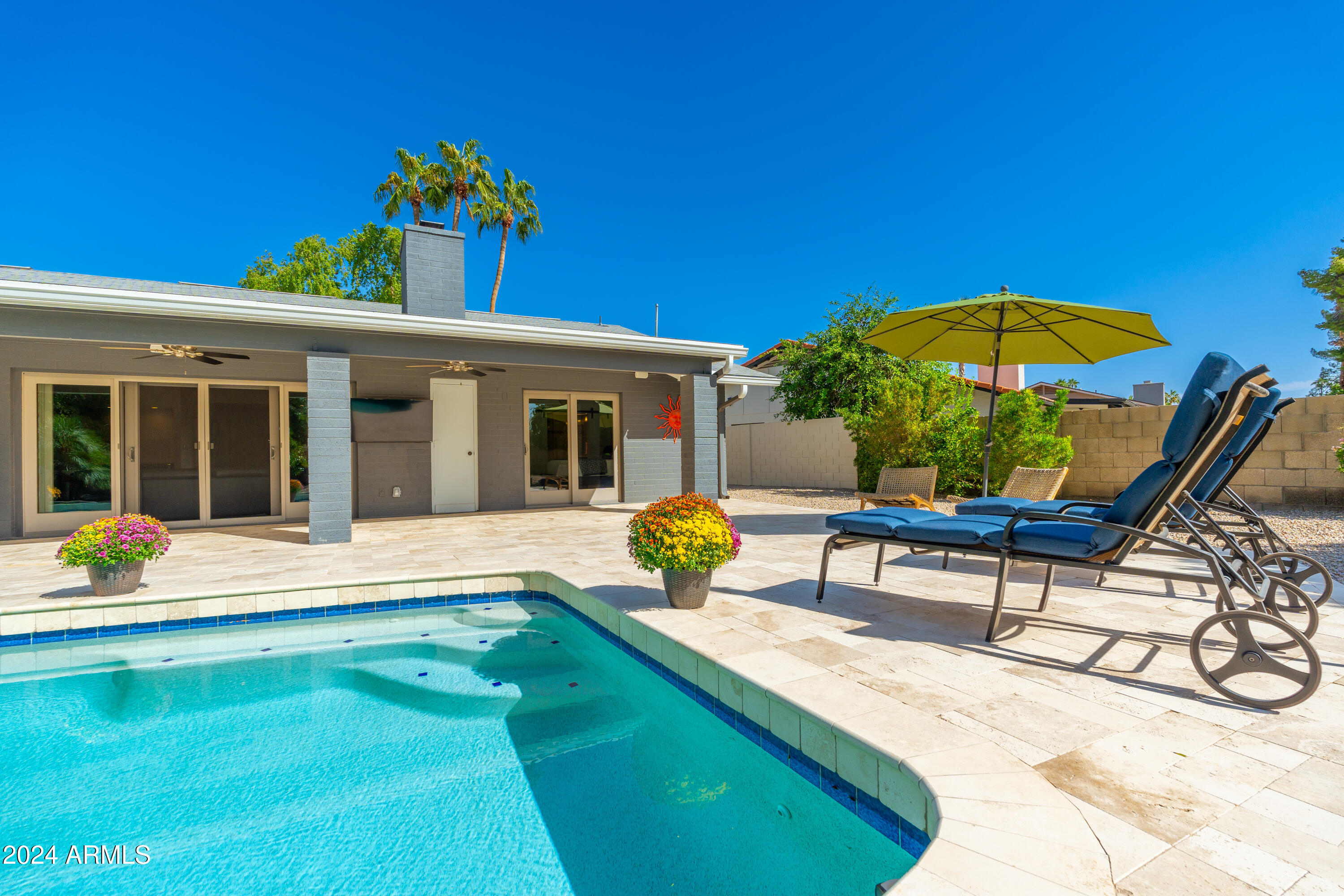 8431 E Via De Encanto