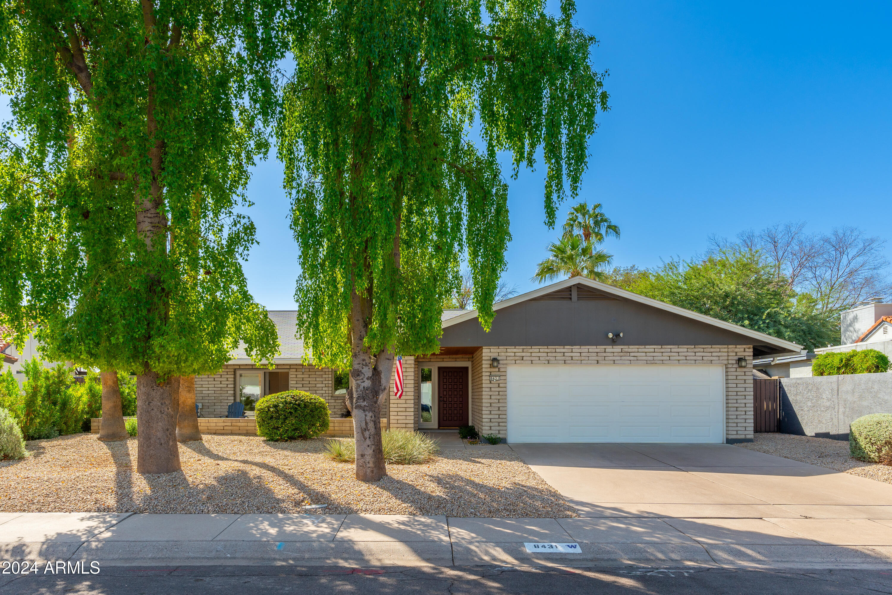 8431 E Via De Encanto