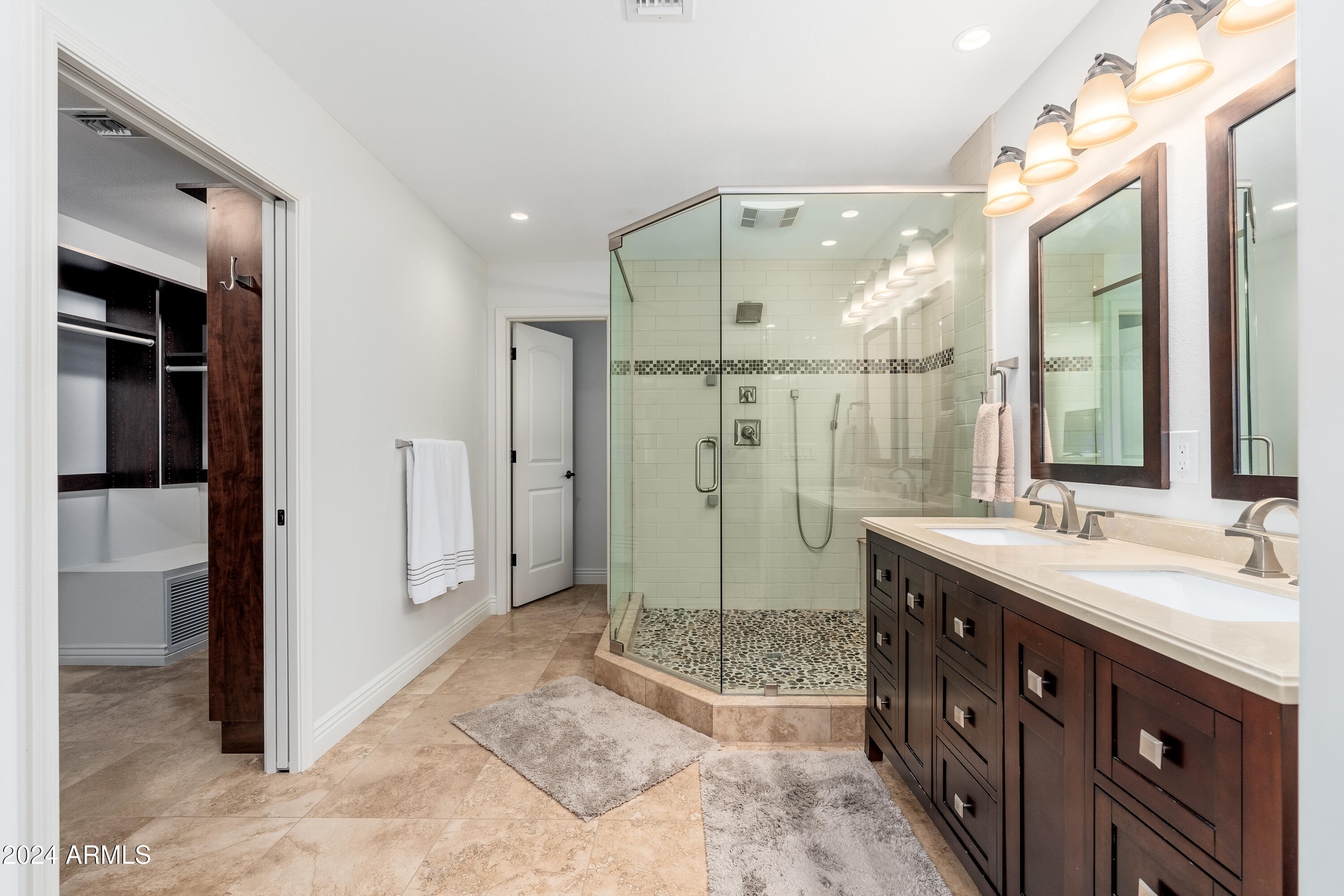 8431 E Via De Encanto