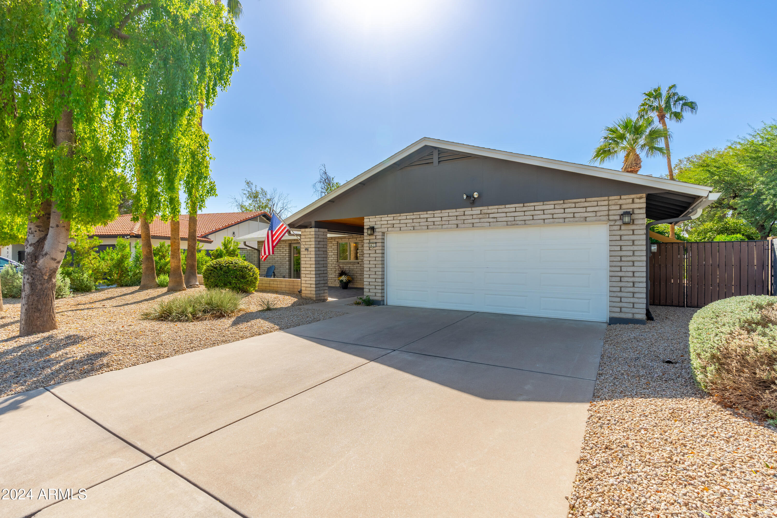 8431 E Via De Encanto