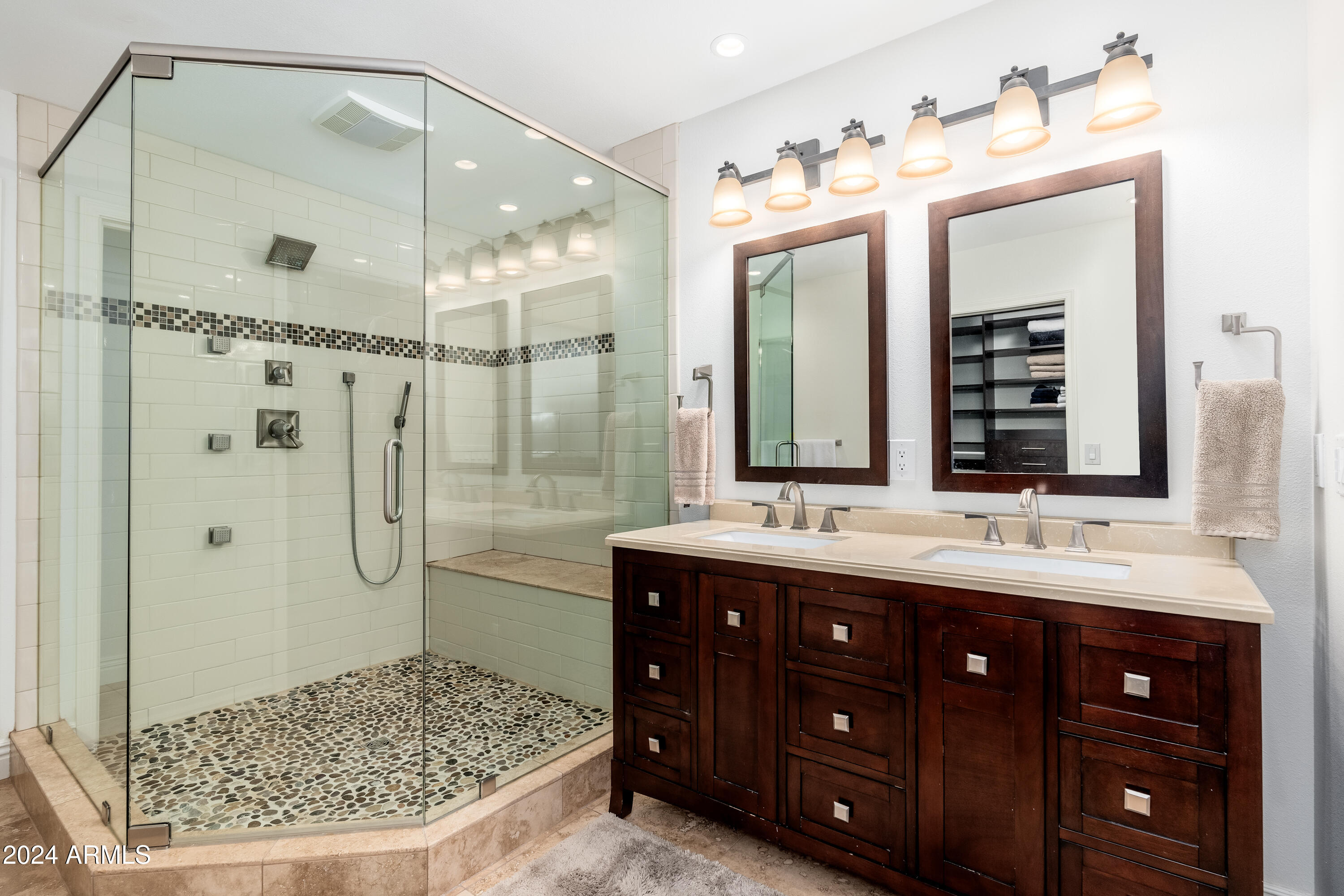 8431 E Via De Encanto