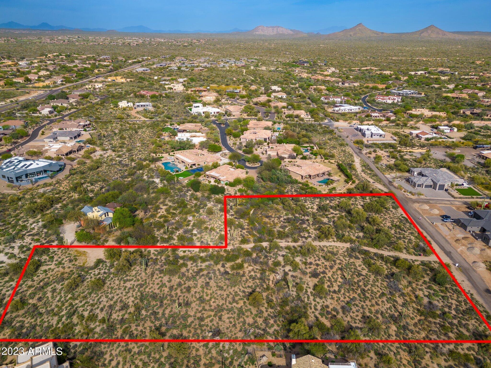 8150 E SMOKEHOUSE Trail, -