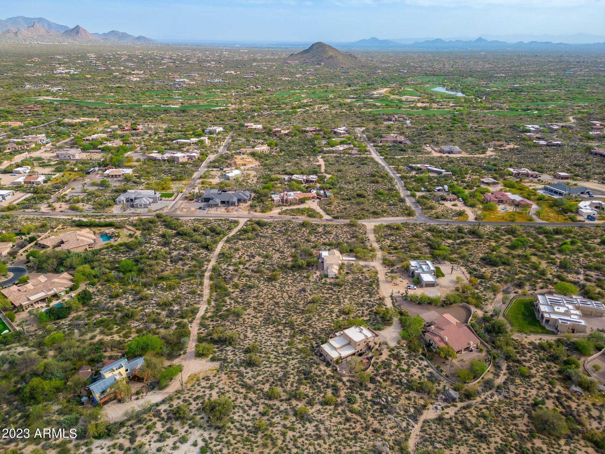 8150 E SMOKEHOUSE Trail, -