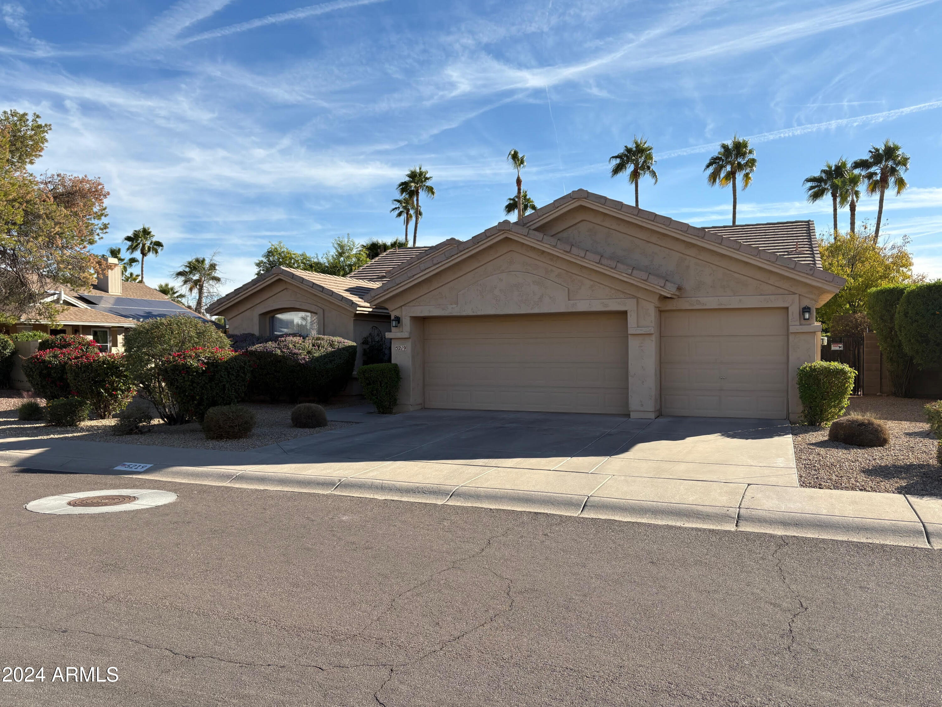 5219 E Kelton Lane