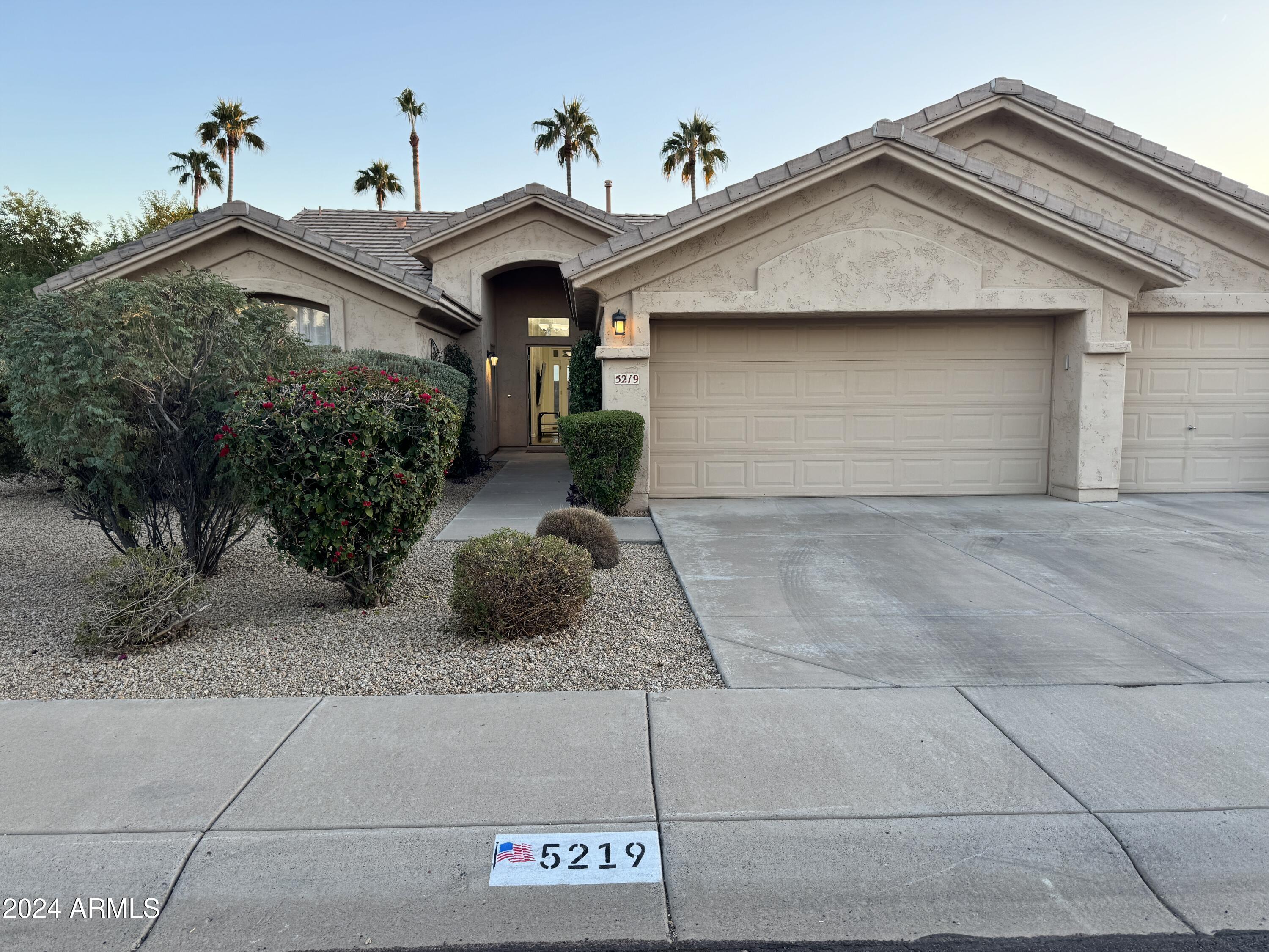 5219 E Kelton Lane