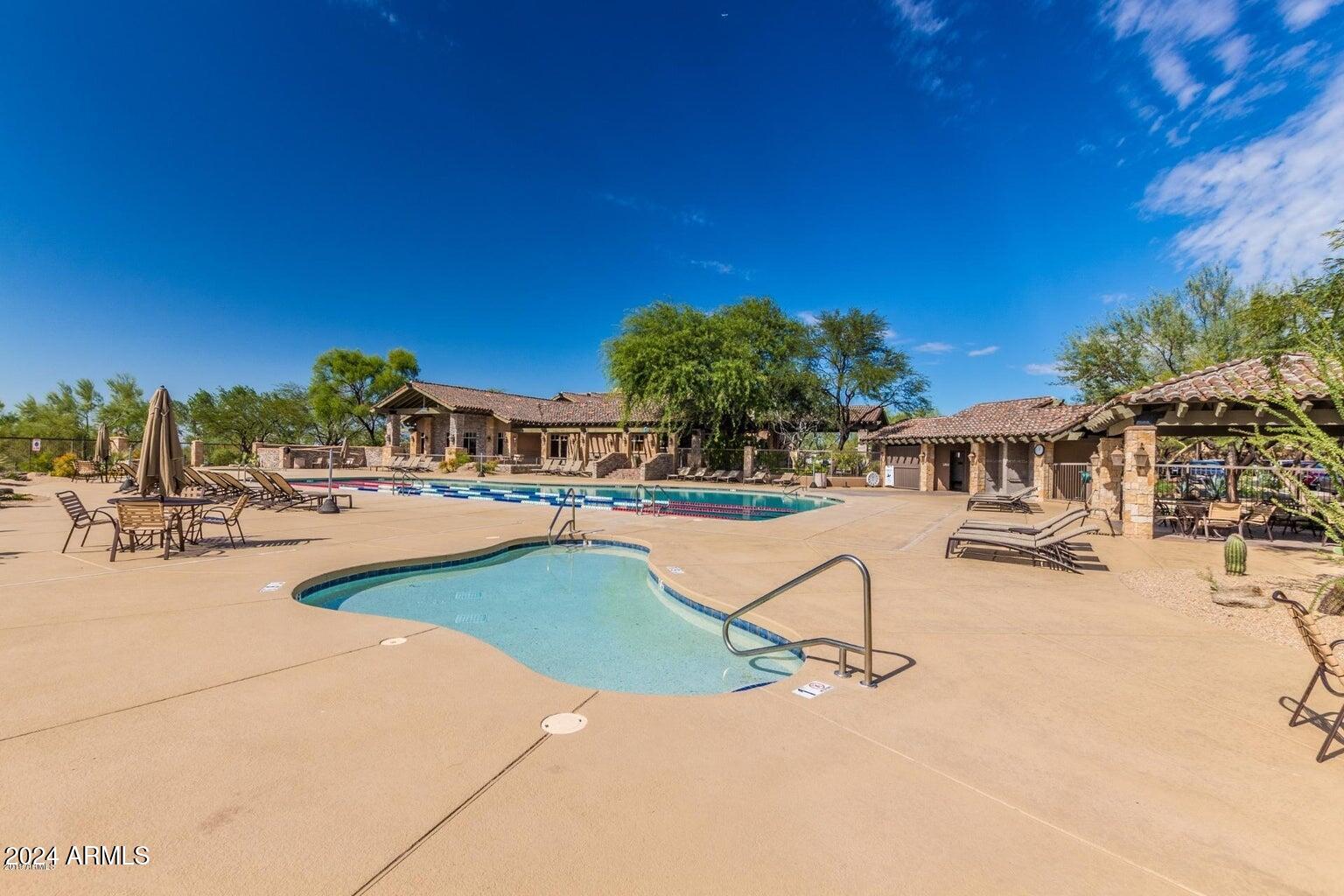 2917 N Avoca Circle