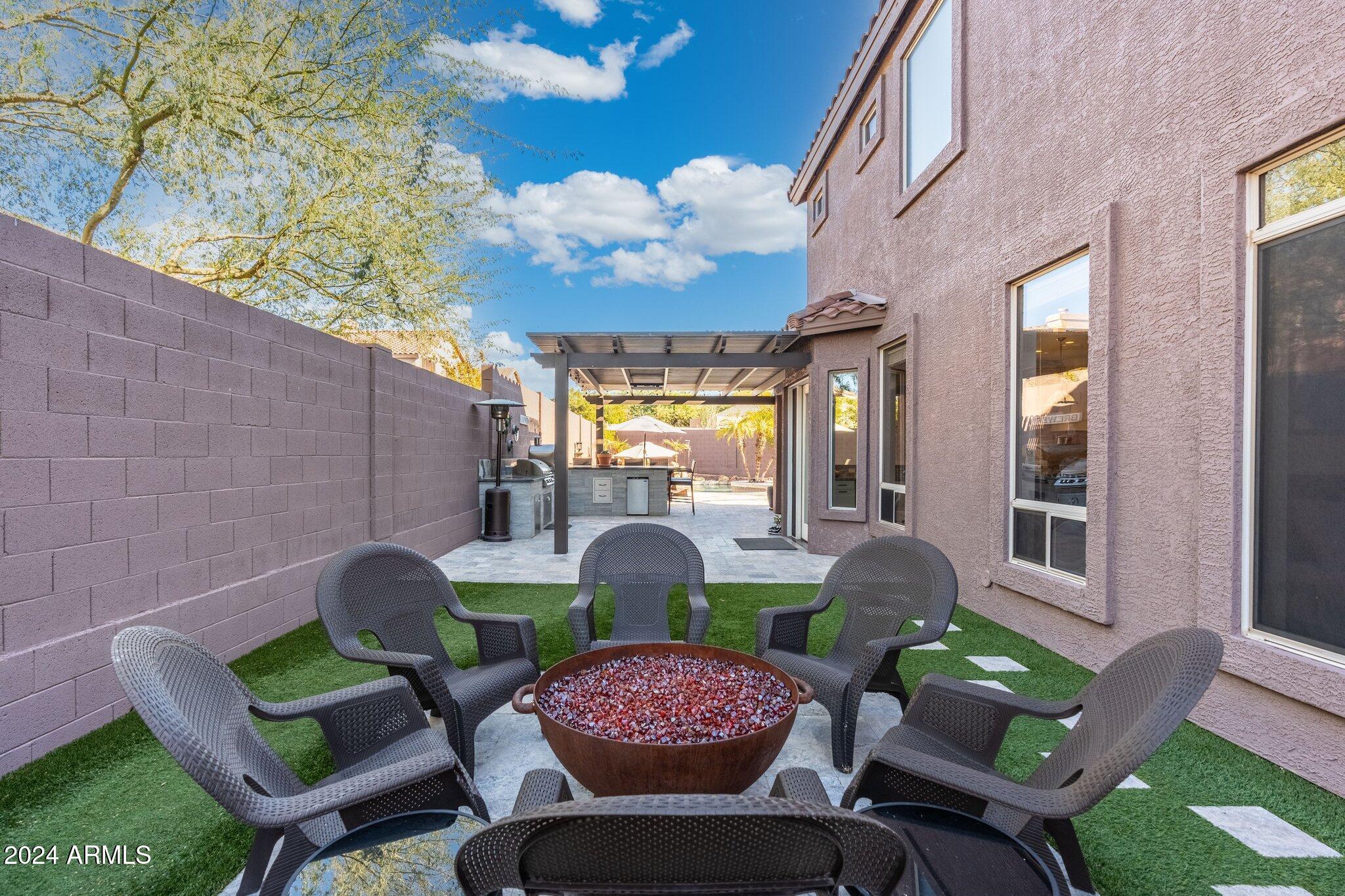 2917 N Avoca Circle