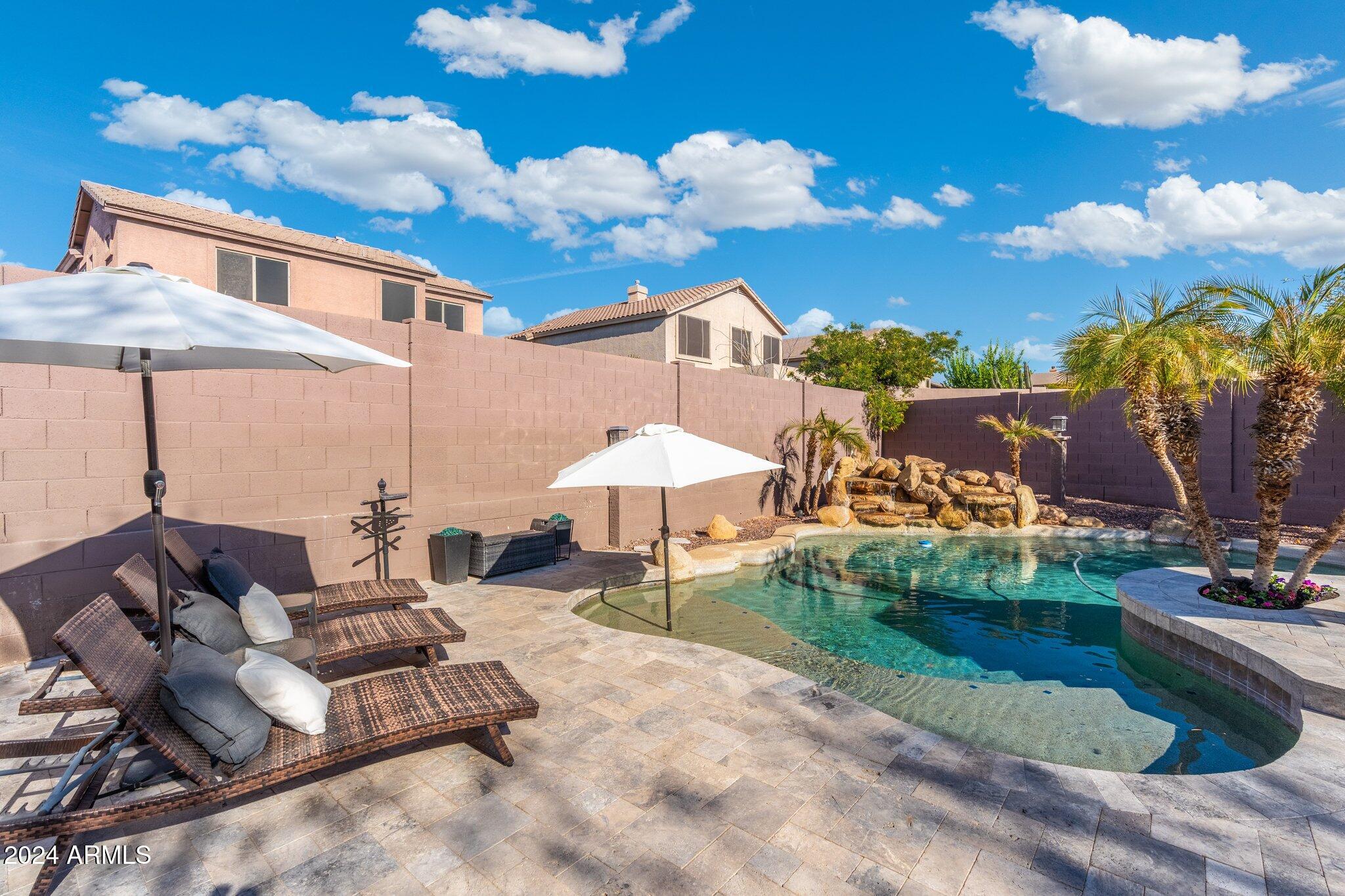 2917 N Avoca Circle