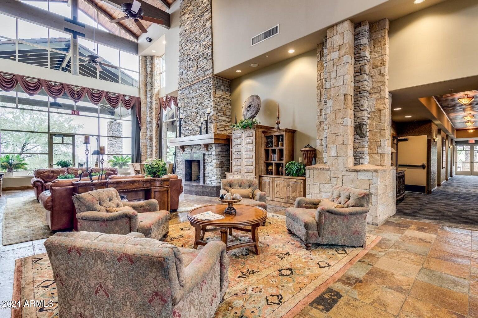 2917 N Avoca Circle