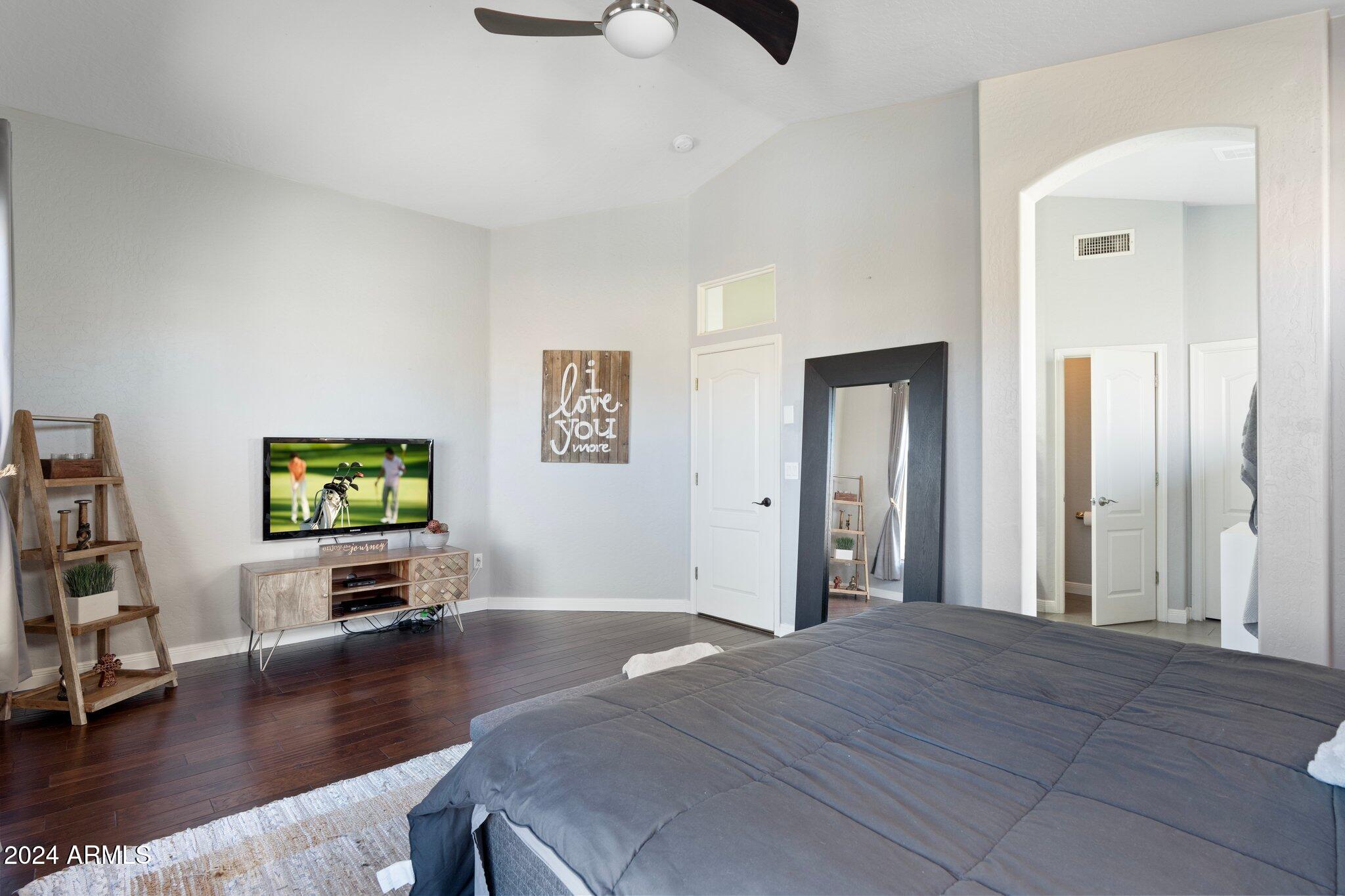 2917 N Avoca Circle
