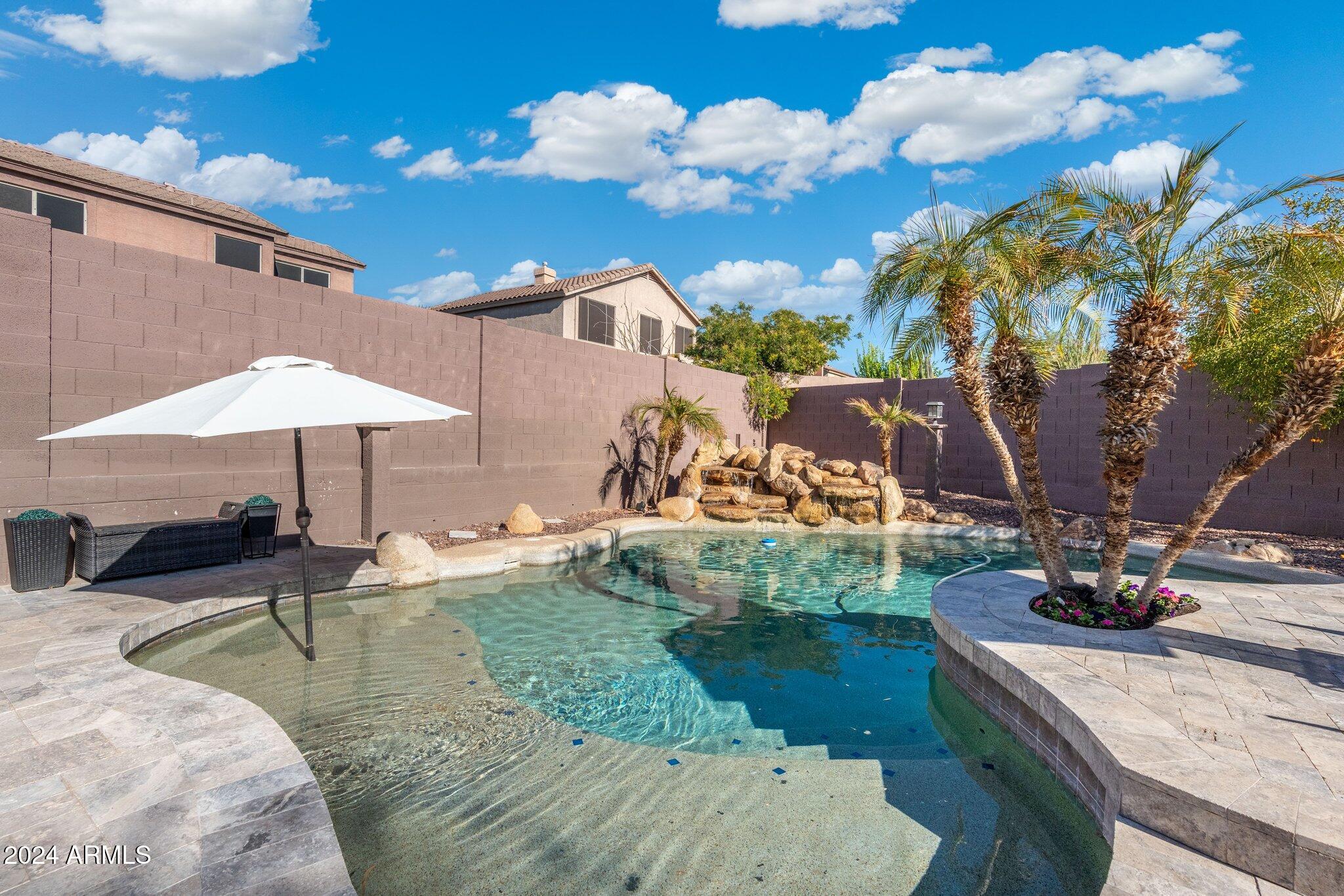 2917 N Avoca Circle