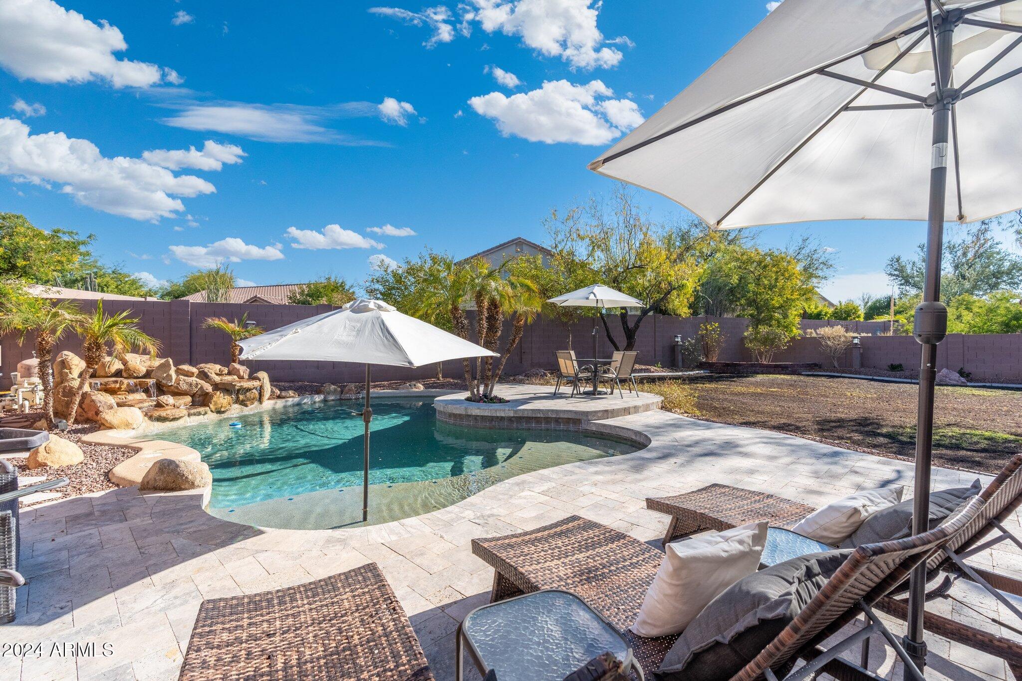 2917 N Avoca Circle