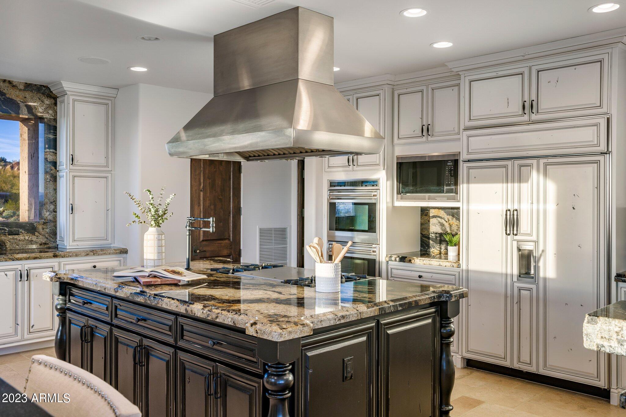 10040 E HAPPY VALLEY Road, 512