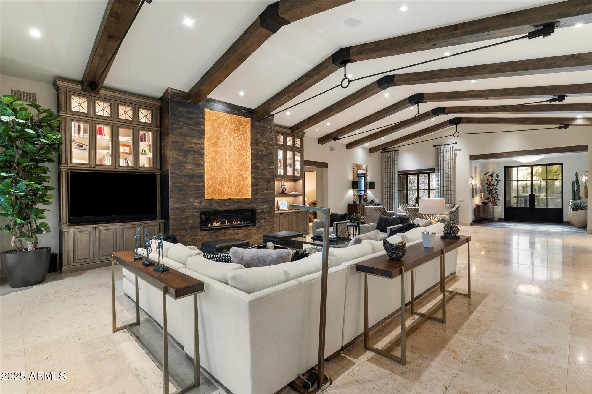 8124 E Paraiso Drive