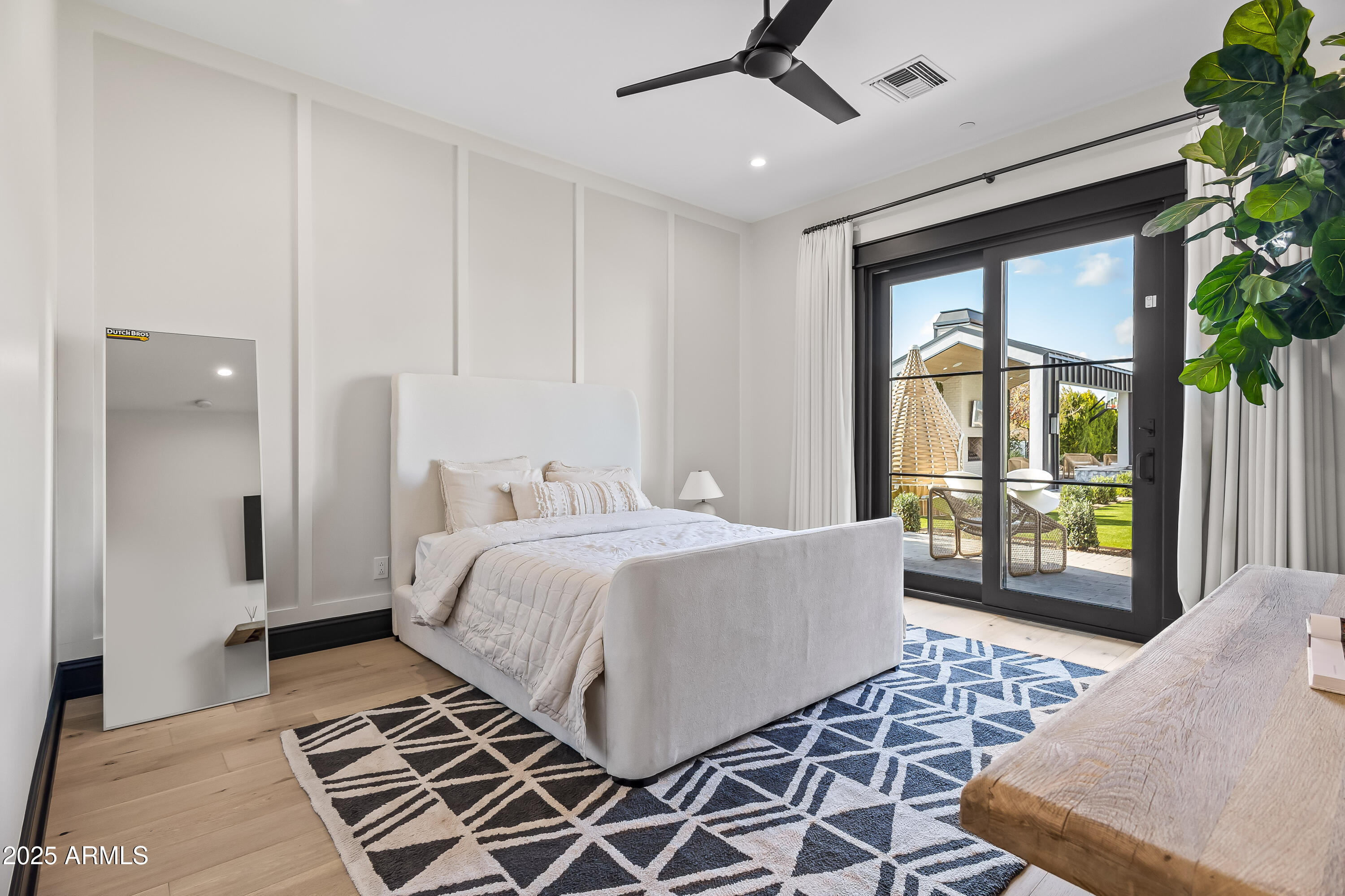 3827 E MARLETTE Avenue