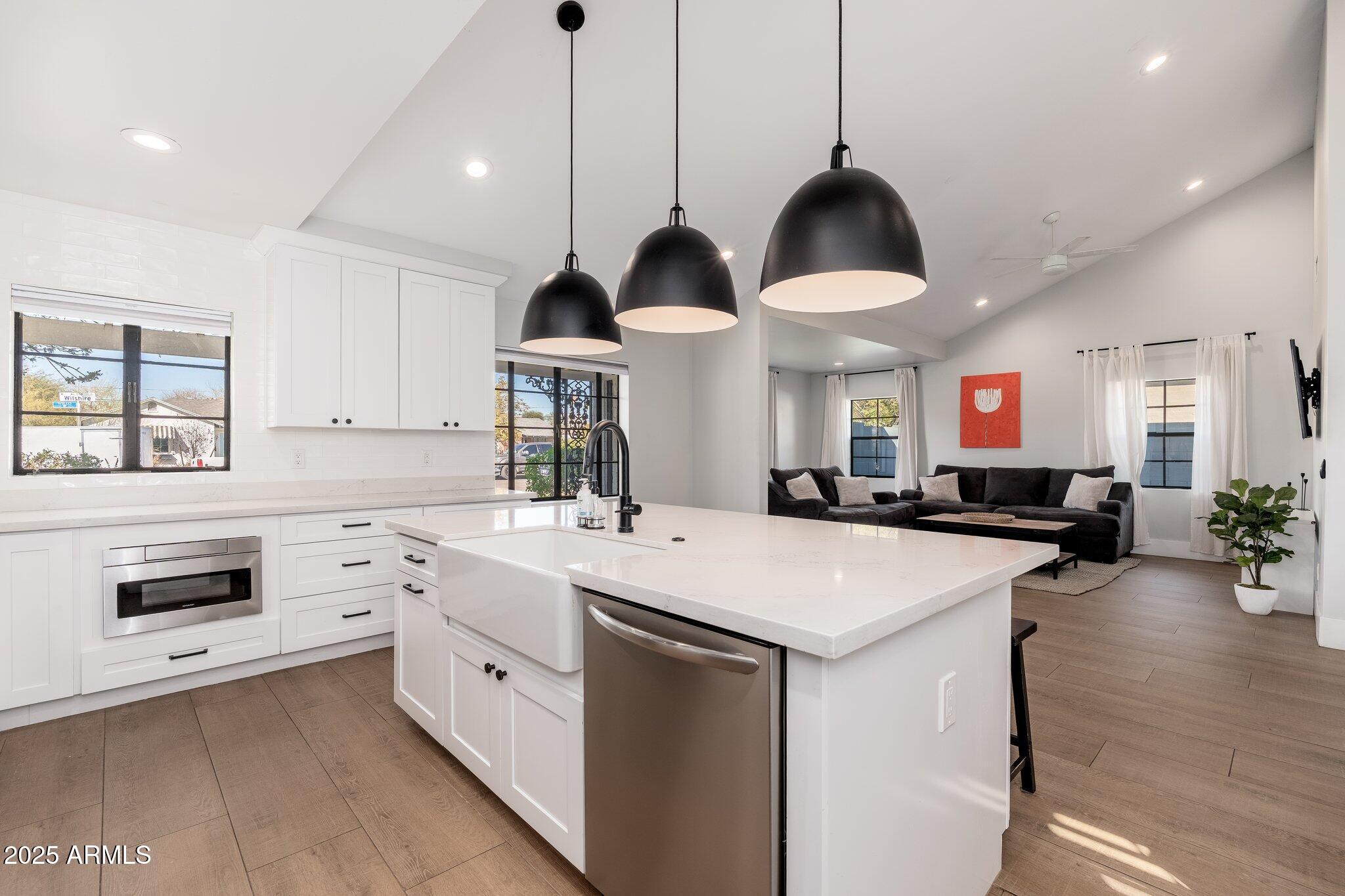 345 W WILSHIRE Drive