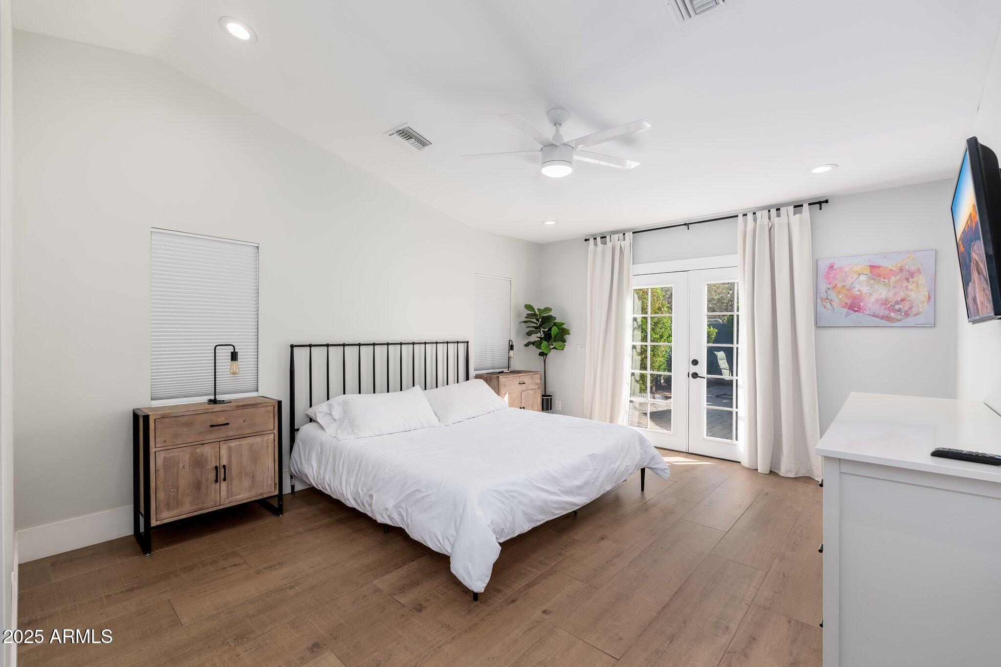 345 W WILSHIRE Drive