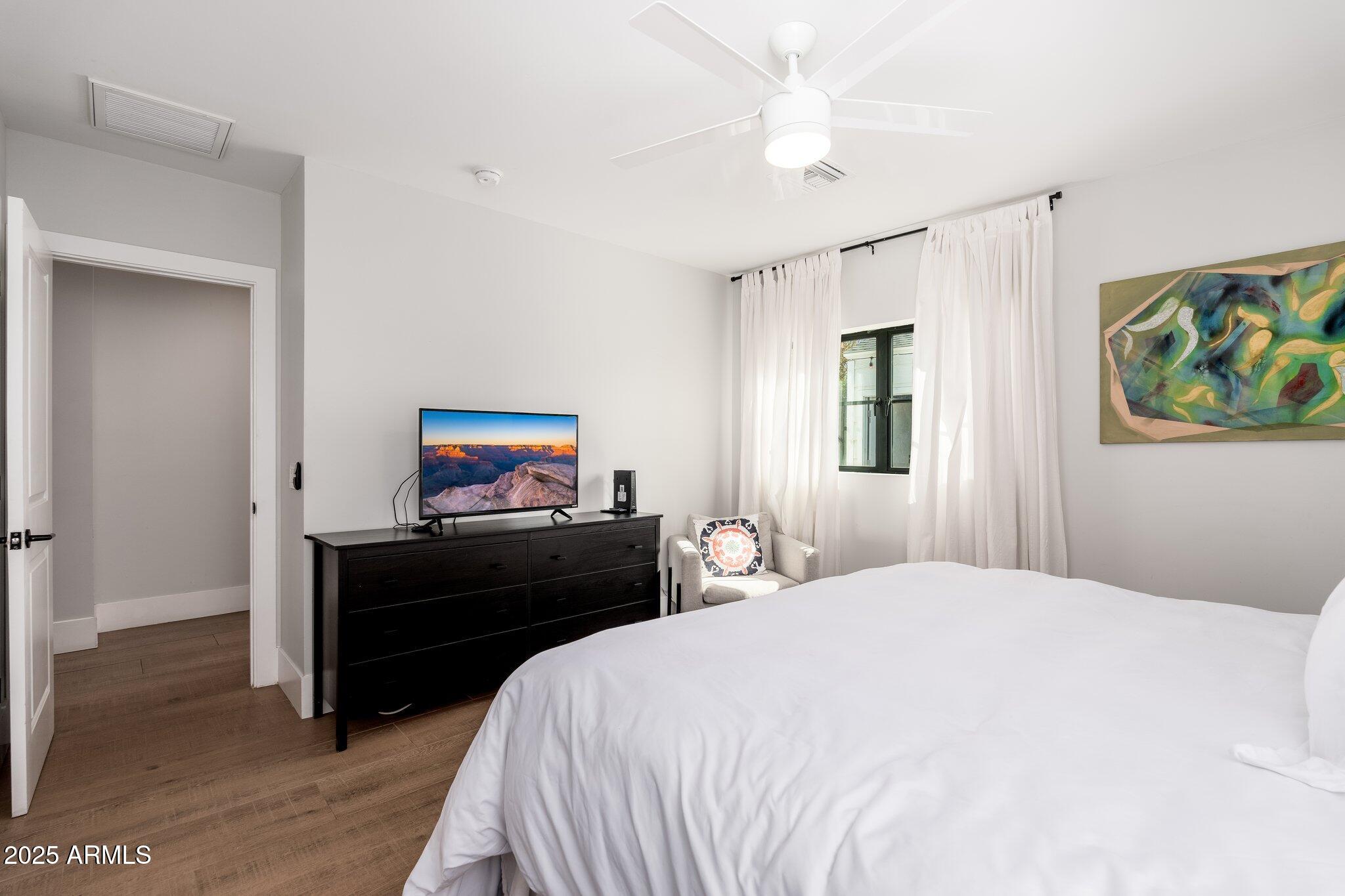 345 W WILSHIRE Drive