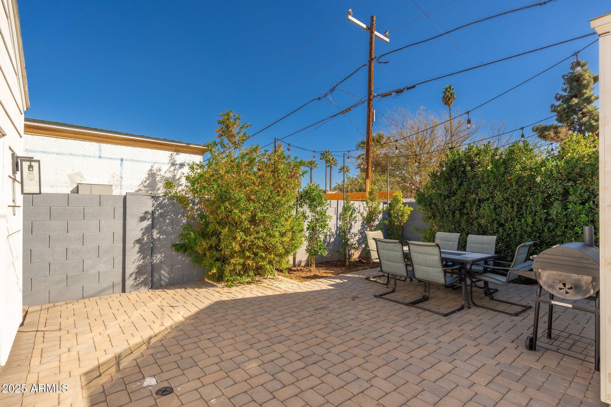 345 W WILSHIRE Drive