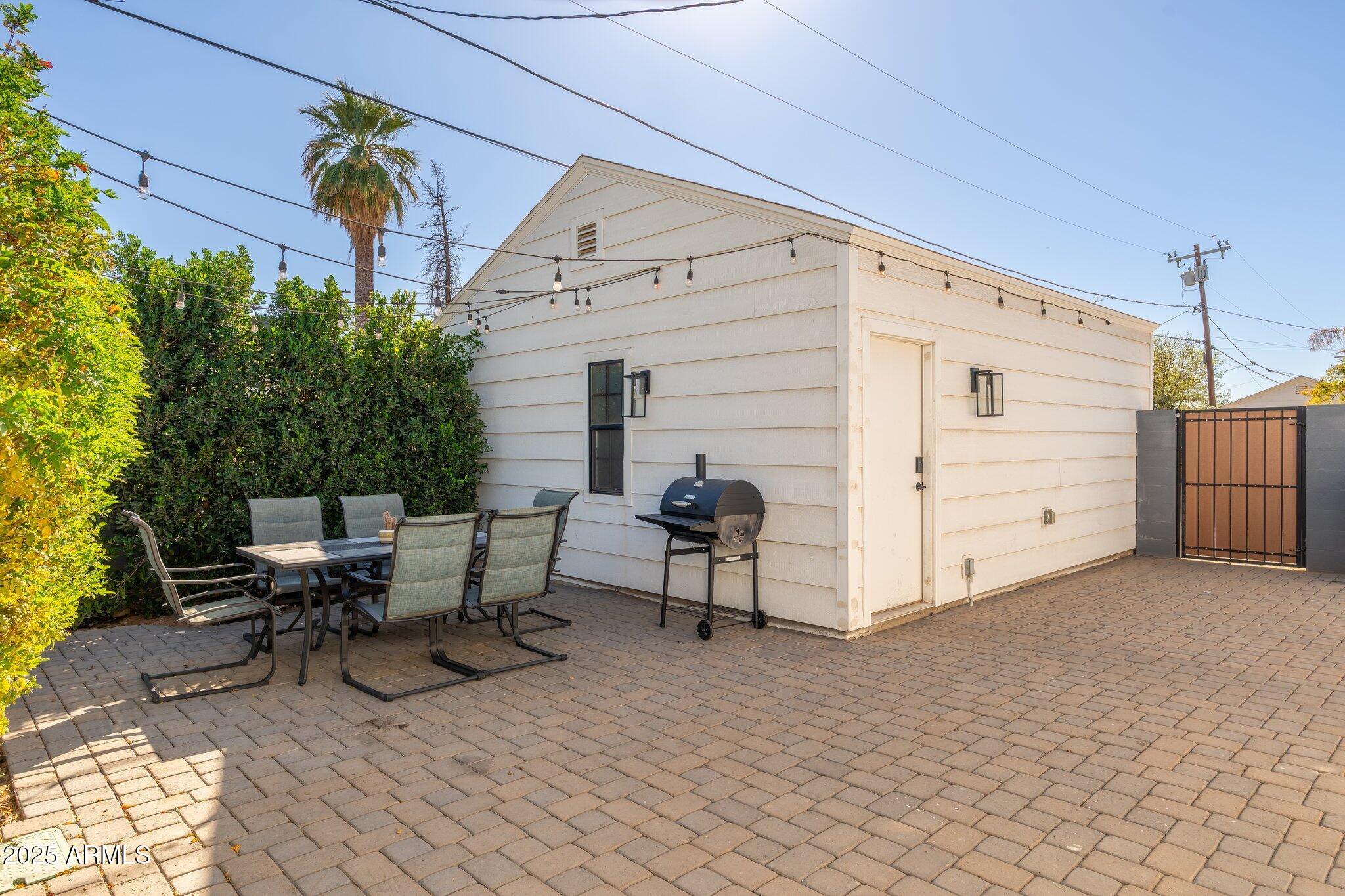 345 W WILSHIRE Drive
