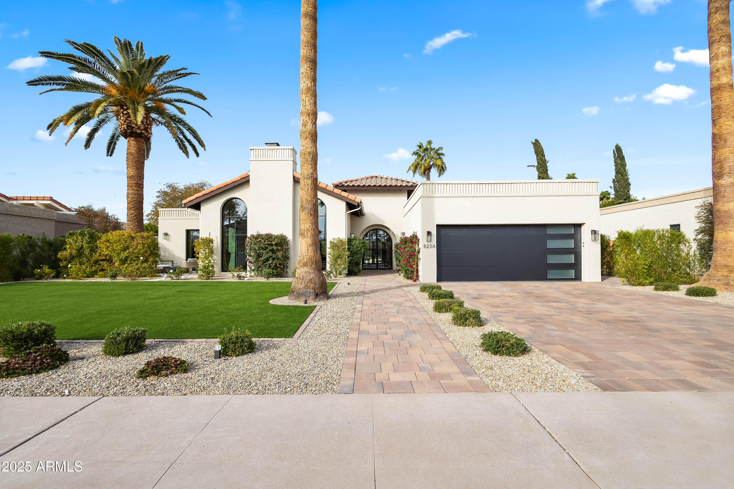 8206 E DEL CAMINO Drive
