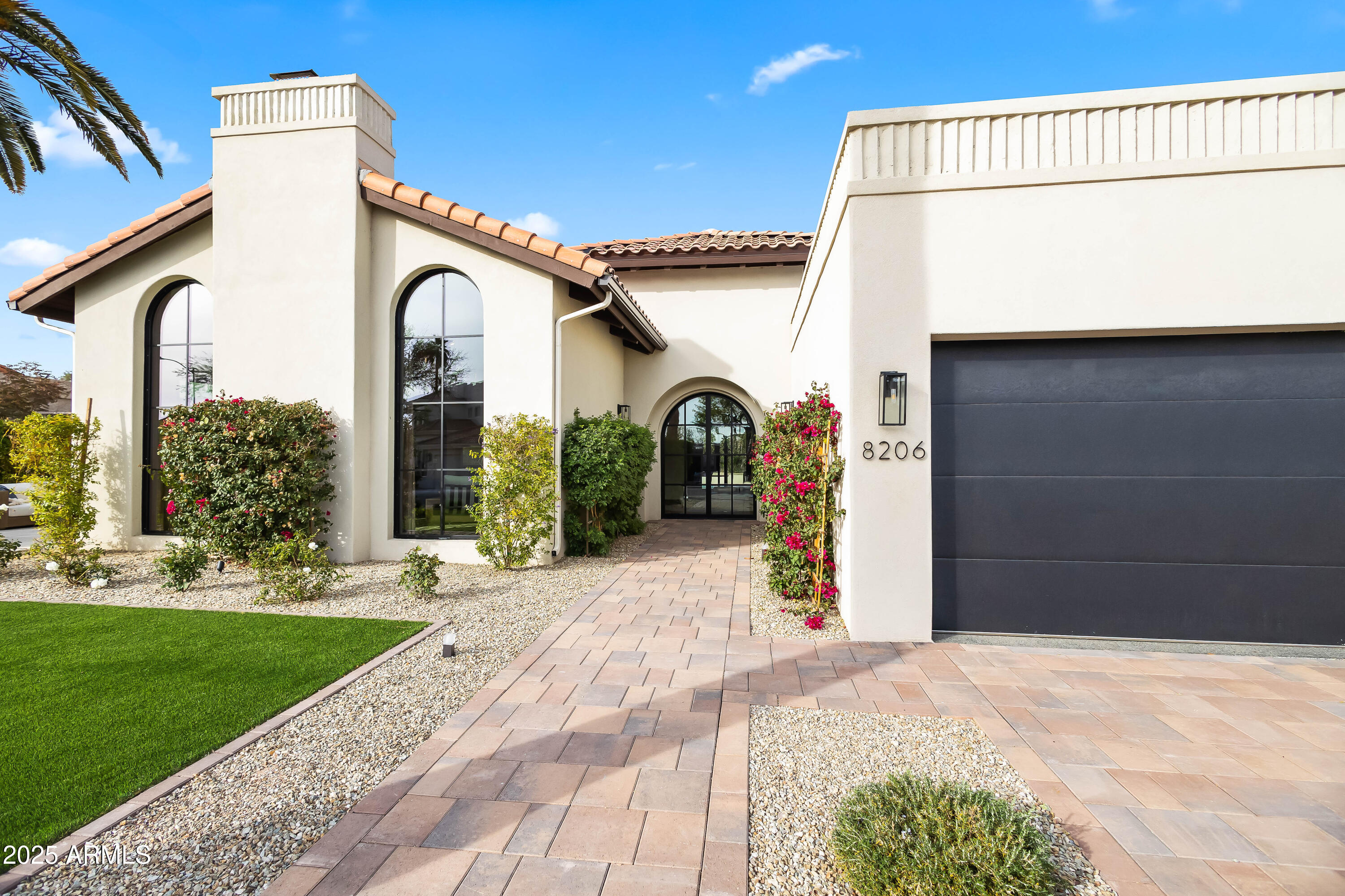 8206 E DEL CAMINO Drive