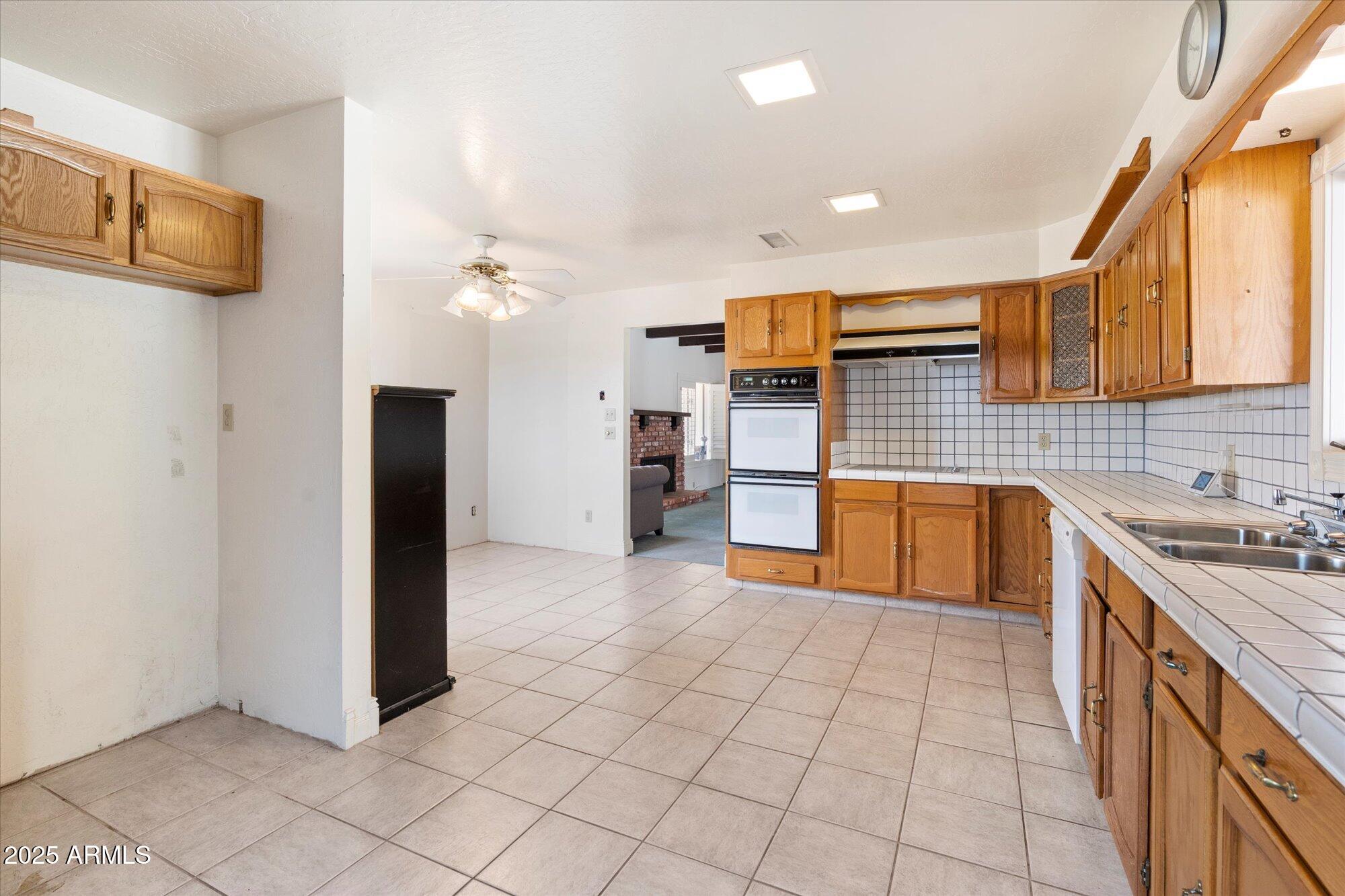 4041 E MOUNTAIN VIEW Road