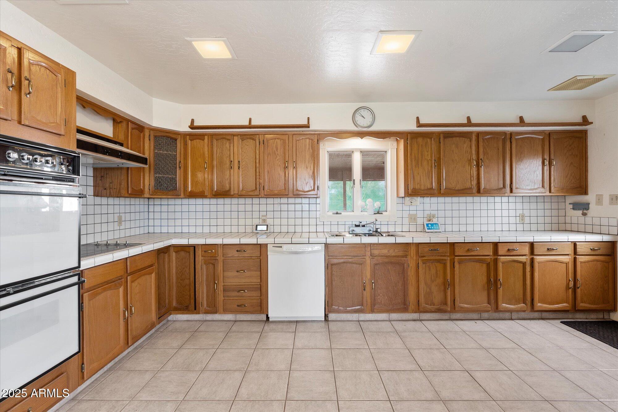4041 E MOUNTAIN VIEW Road
