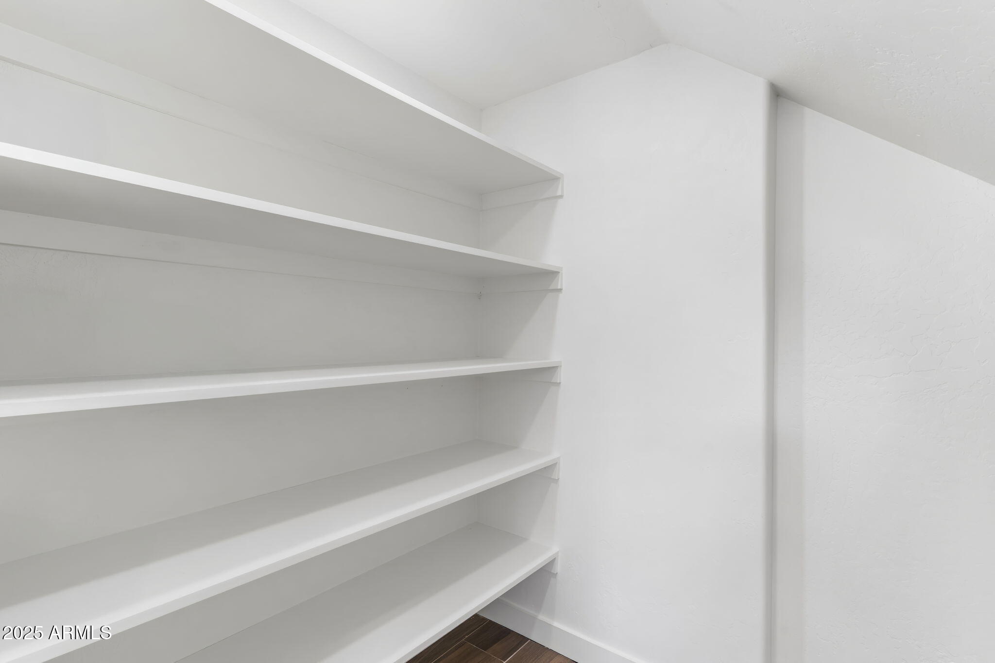 10118 E MEADOW HILL Drive