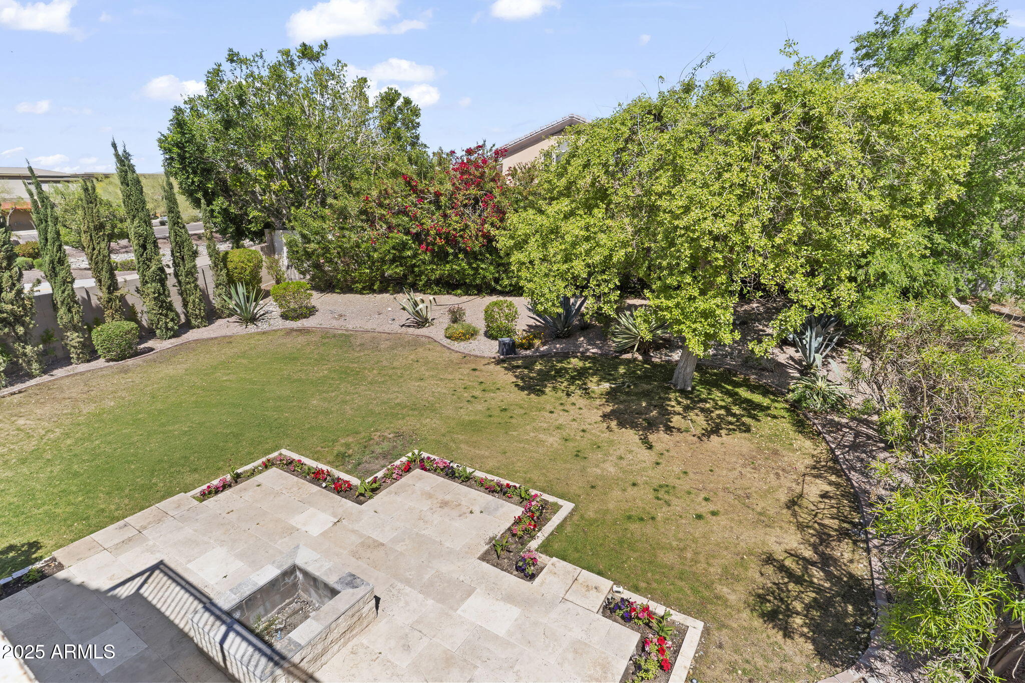 10118 E MEADOW HILL Drive