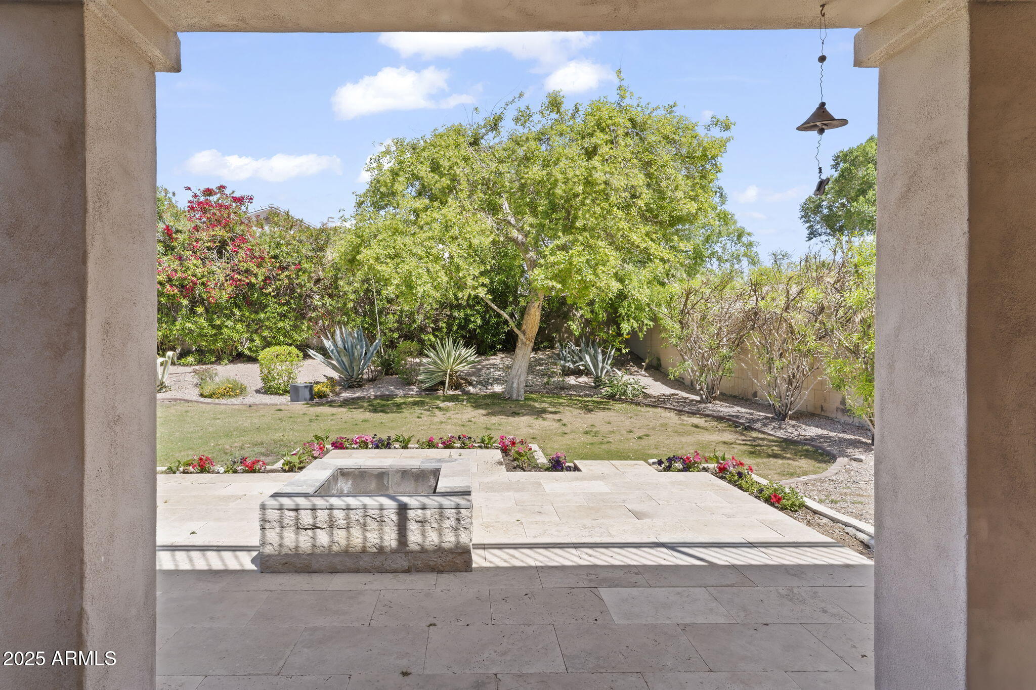 10118 E MEADOW HILL Drive