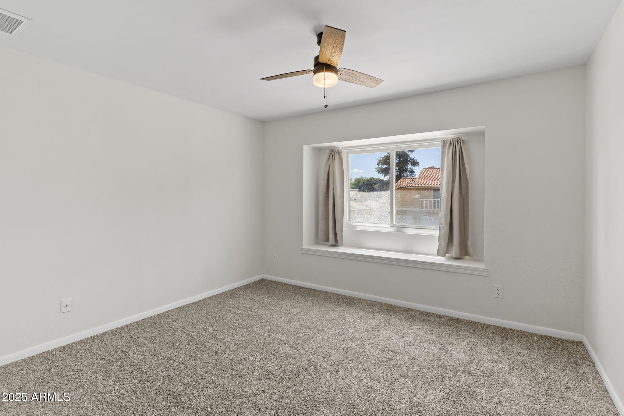 2619 S Los Altos