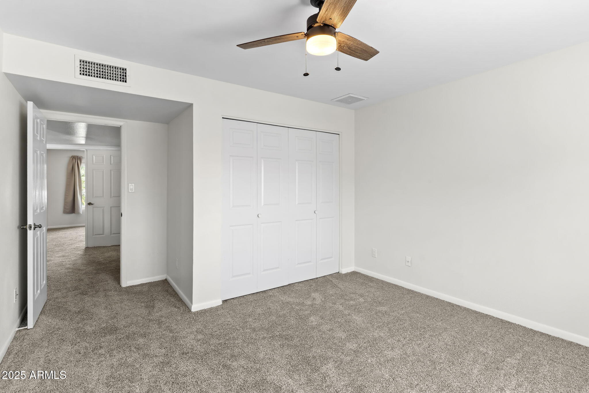 2619 S Los Altos