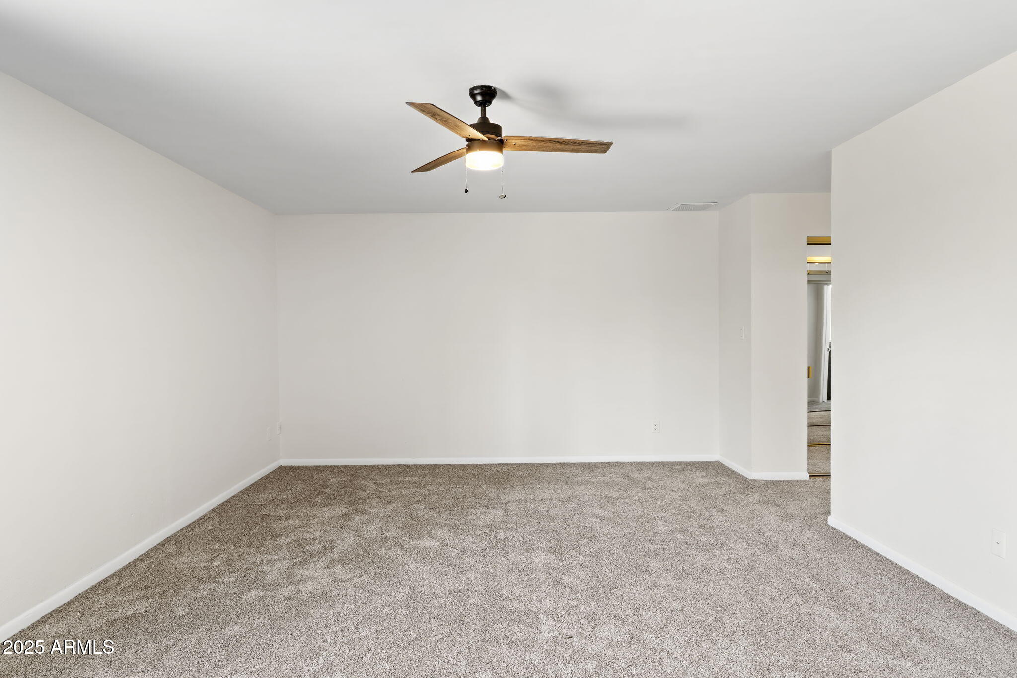 2619 S Los Altos