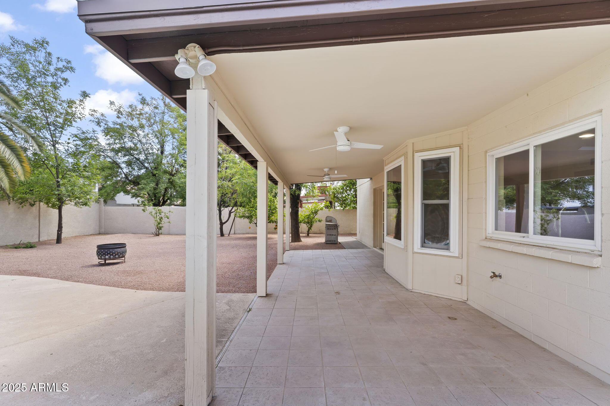 2619 S Los Altos