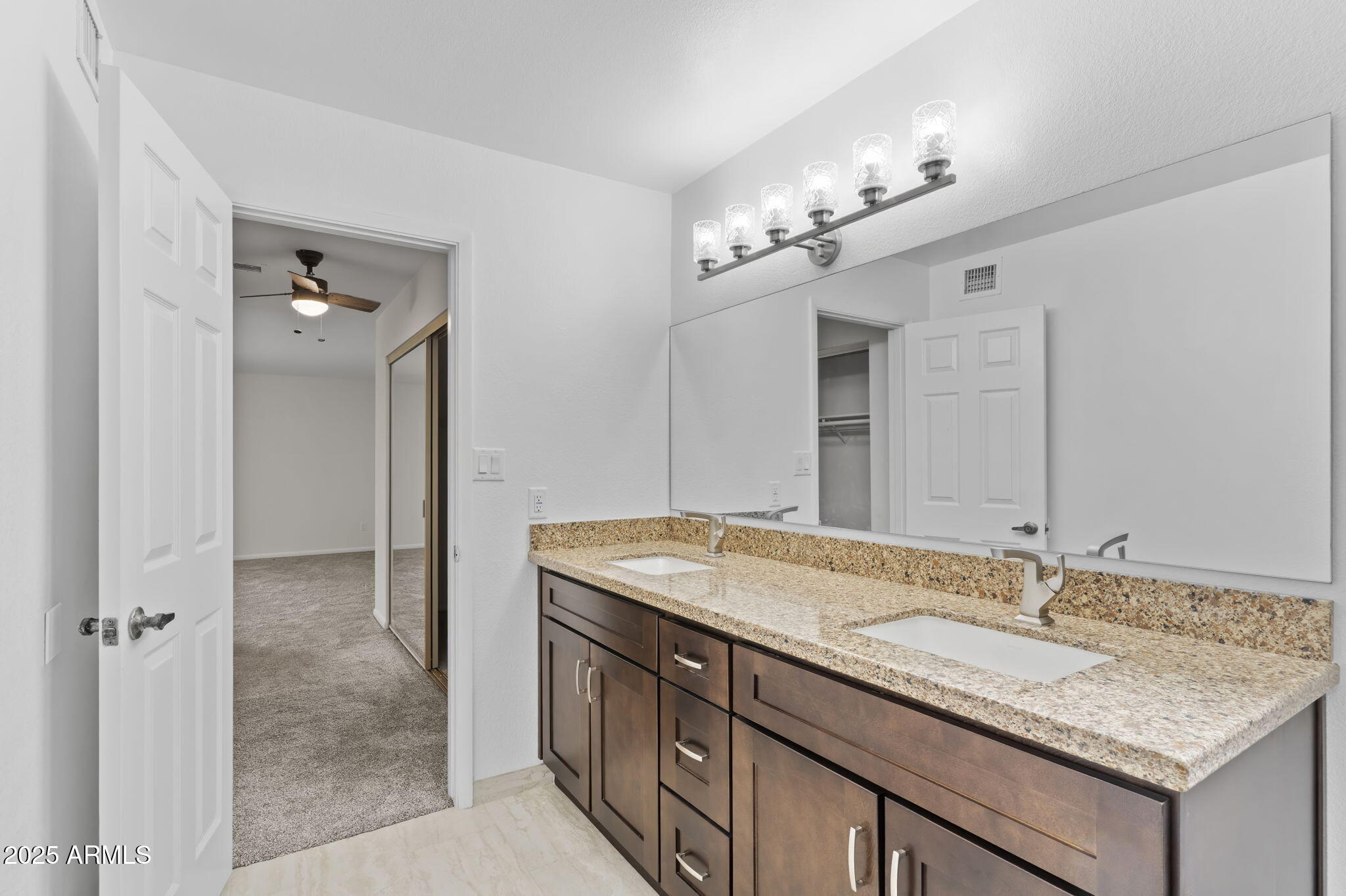 2619 S Los Altos