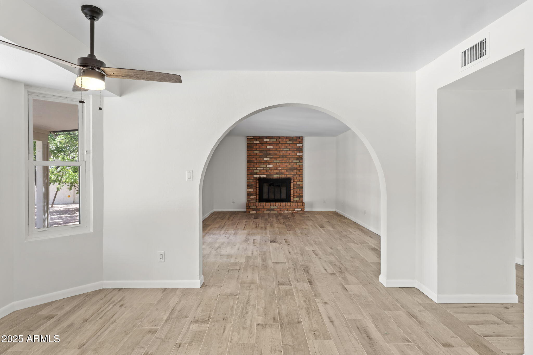 2619 S Los Altos