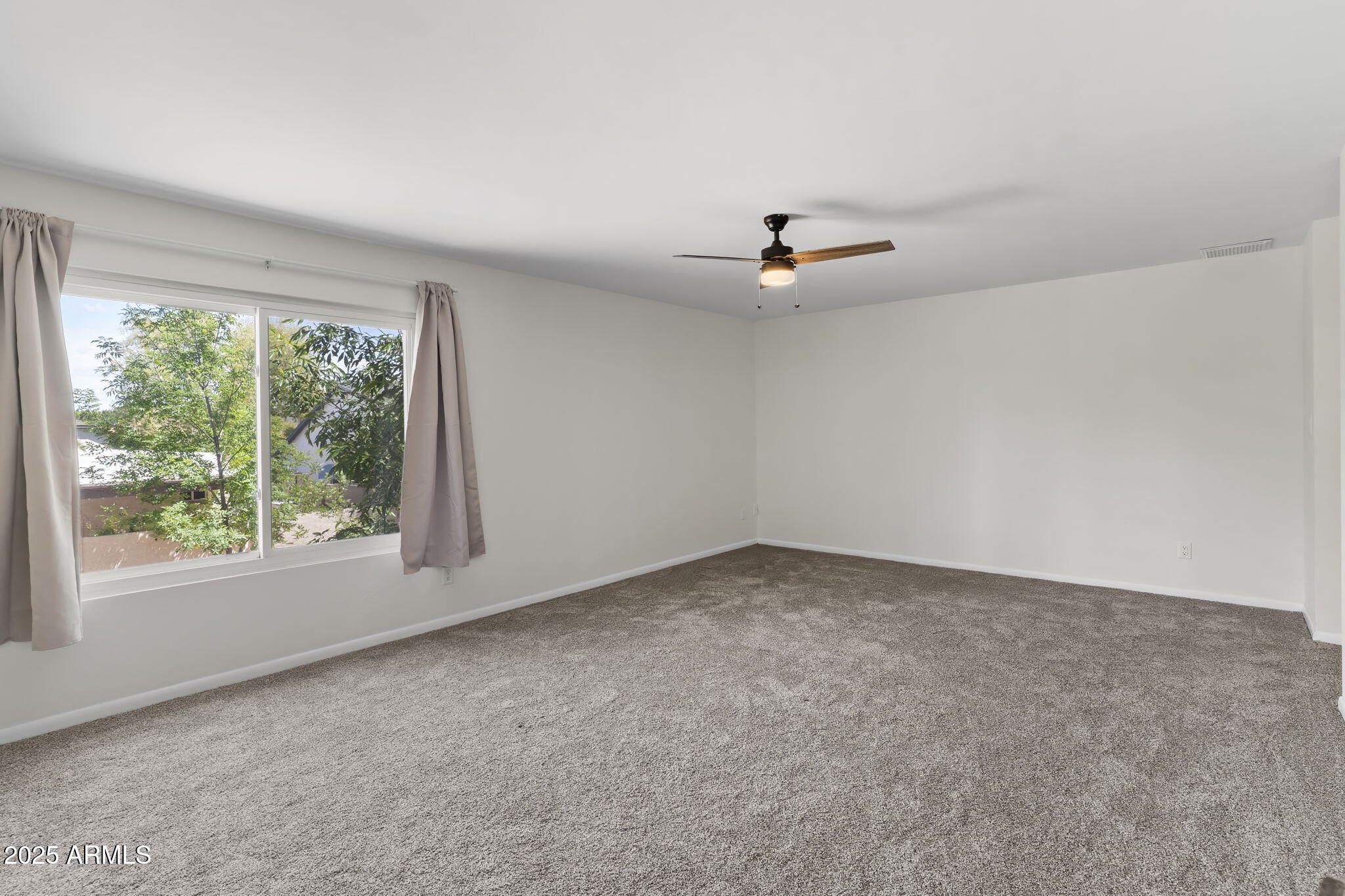 2619 S Los Altos